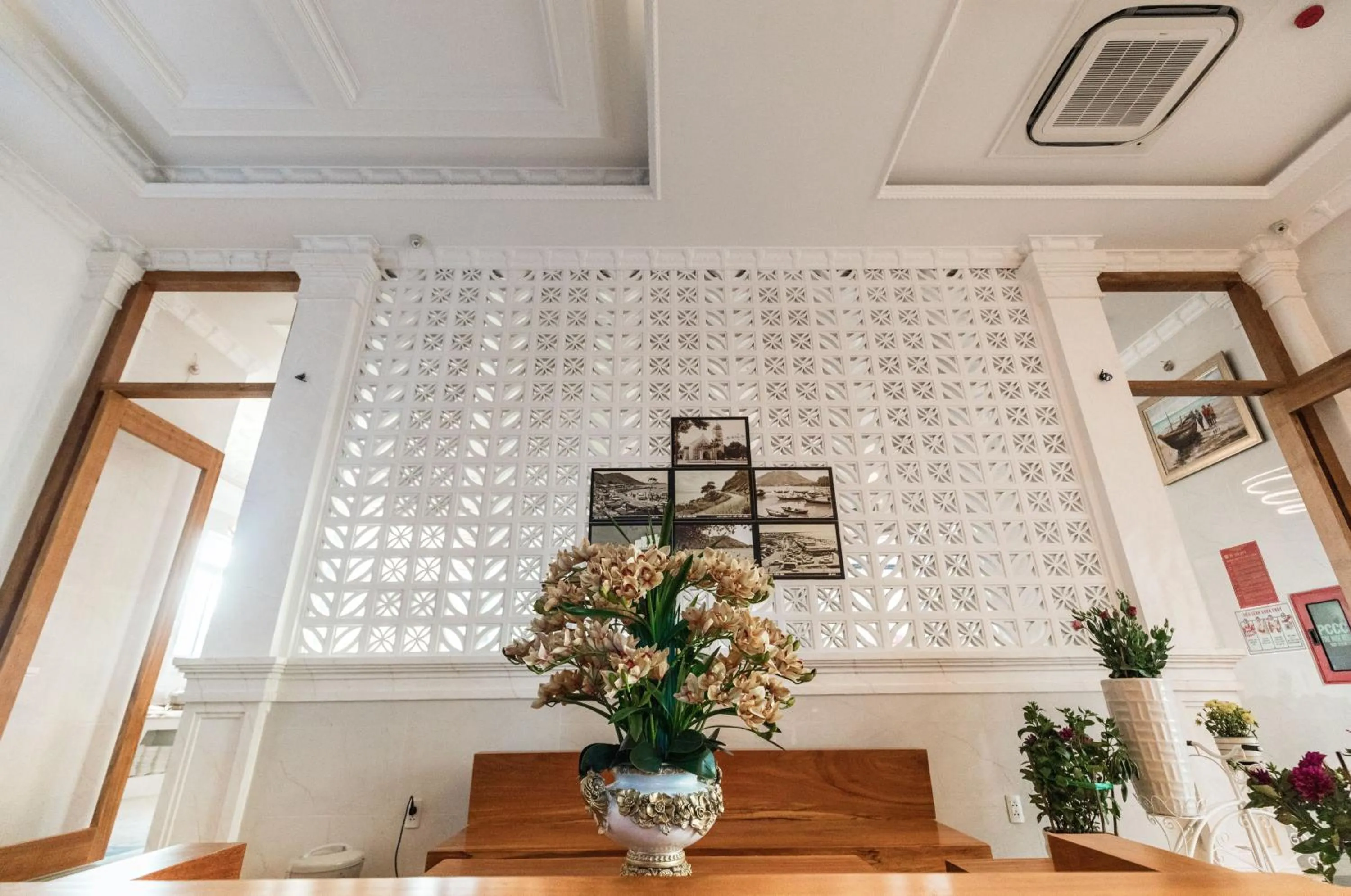 Communal lounge/ TV room in La Castle