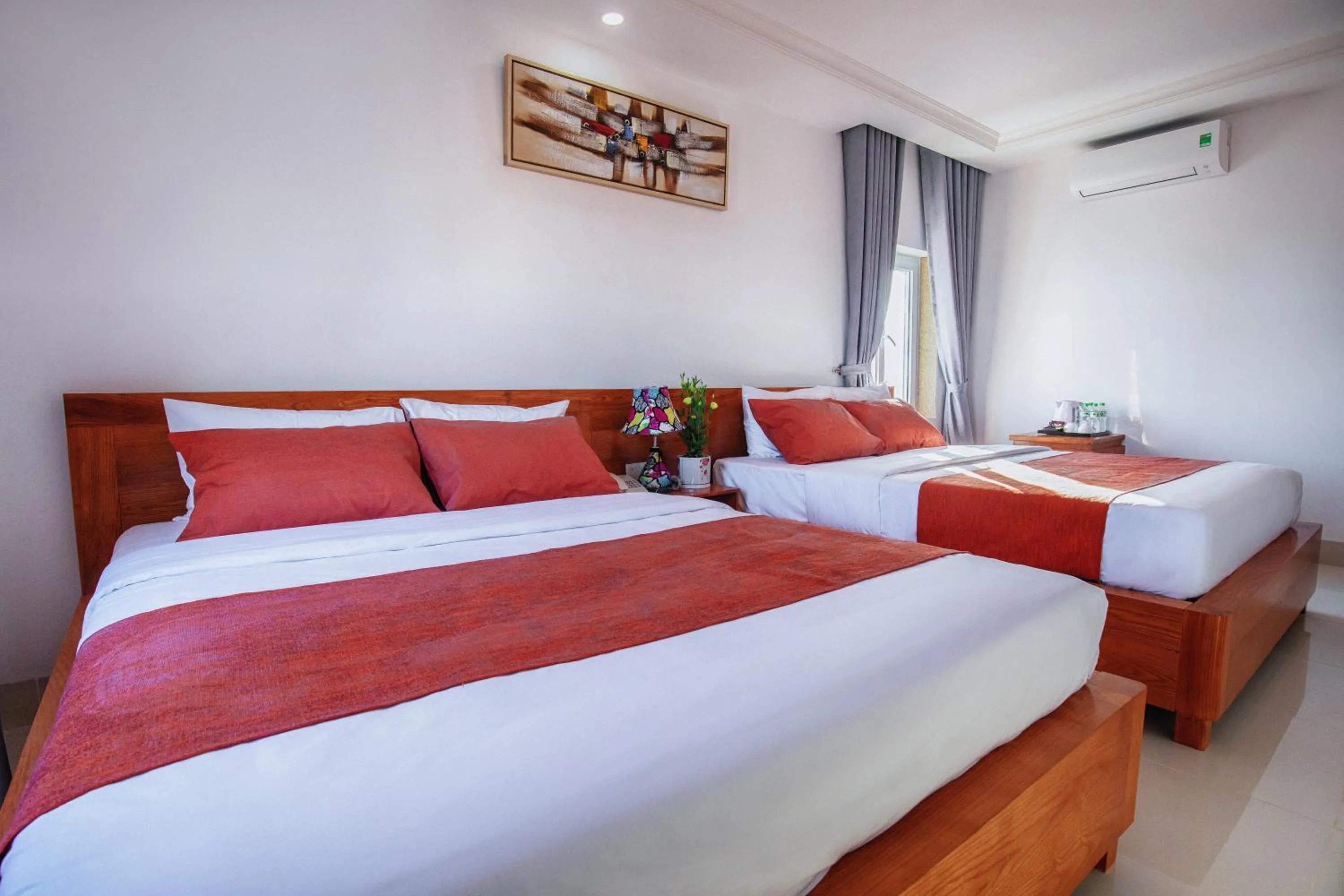 Photo of the whole room, Bed in La Castle