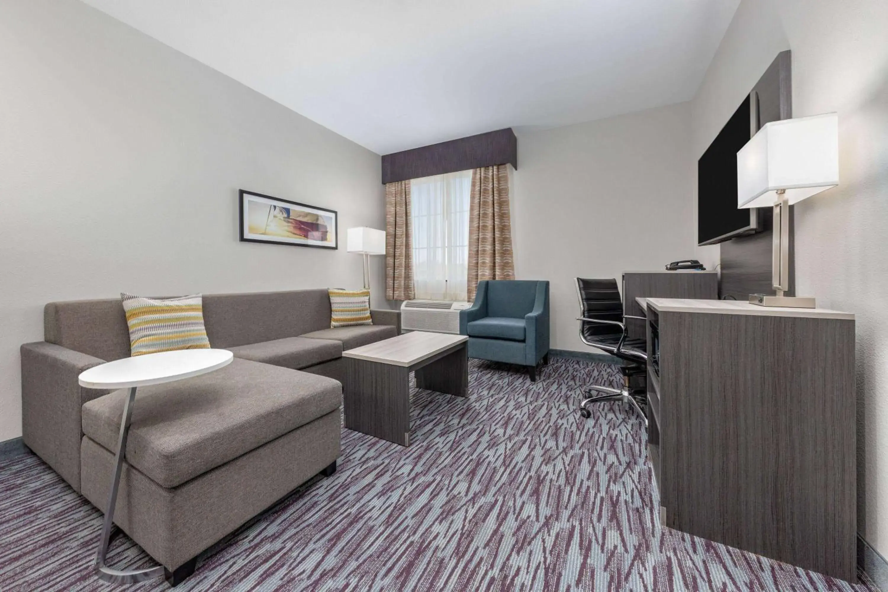 Family King Suite - Non-Smoking in La Quinta by Wyndham Allen at The Village Family King Suite - Non-Smoking in La Quinta by Wyndham Allen at The Village