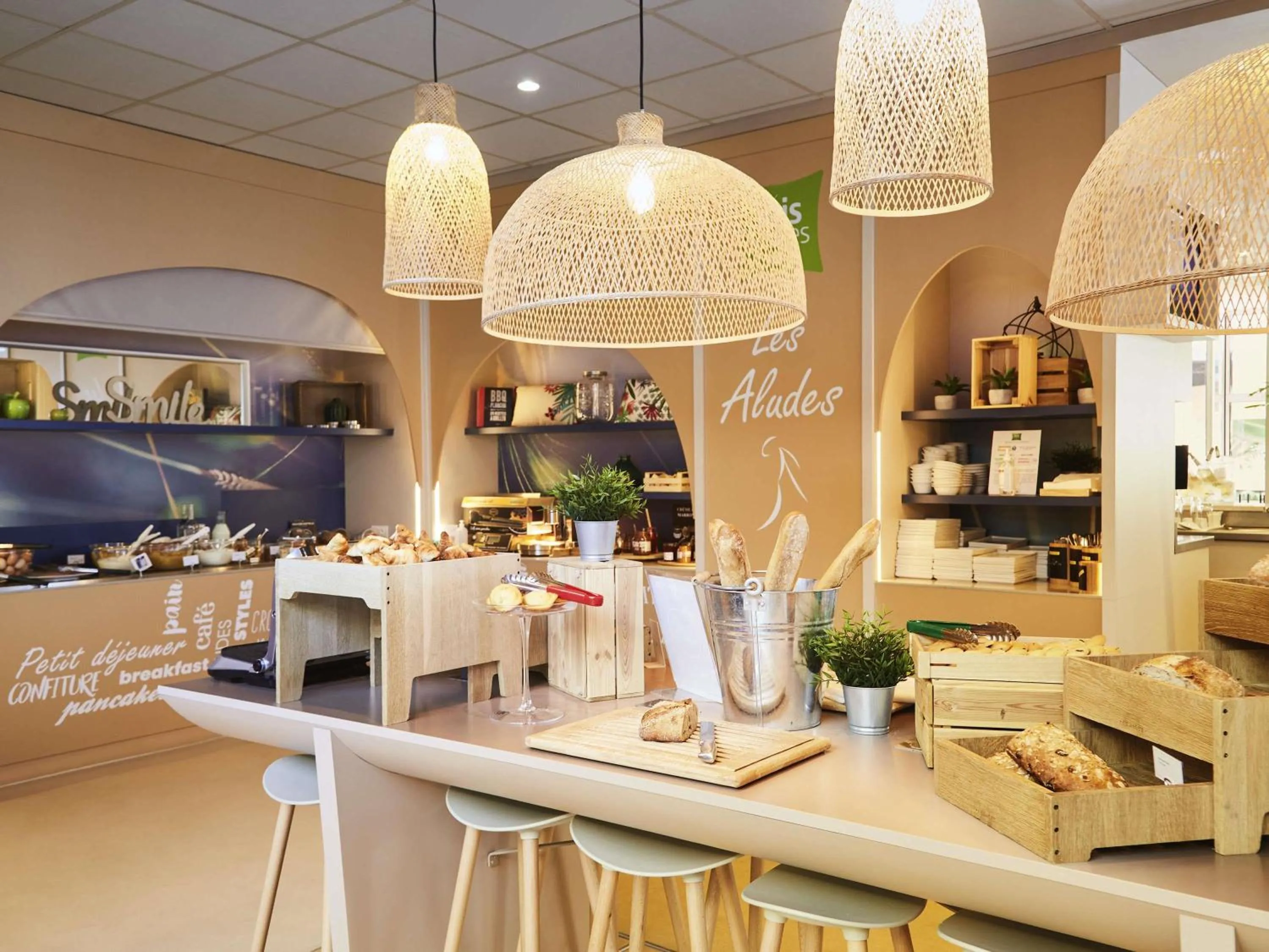 Breakfast in ibis Styles Toulon Centre Port