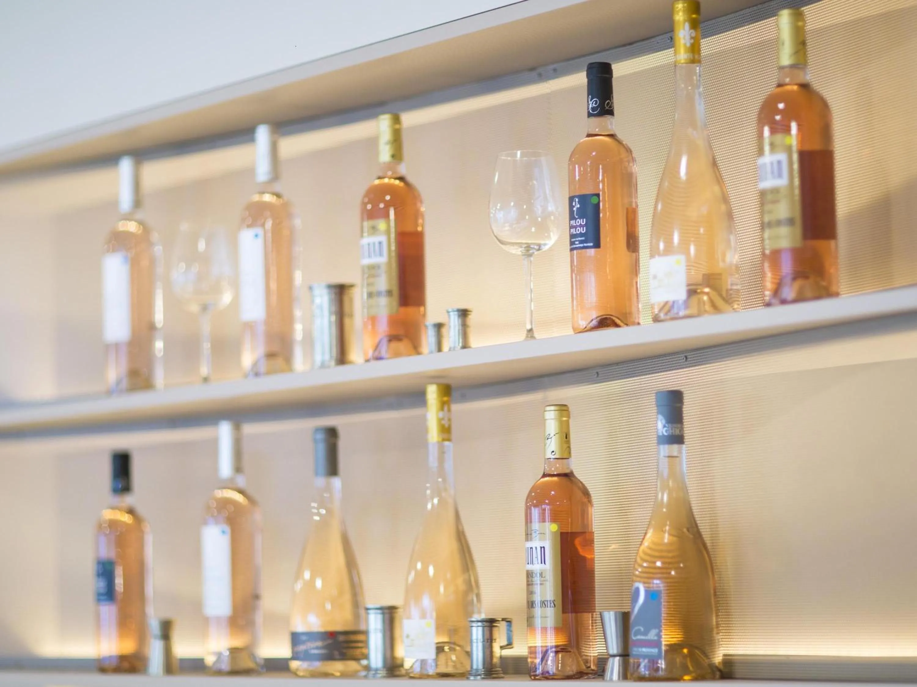 Lounge or bar in ibis Styles Toulon Centre Port