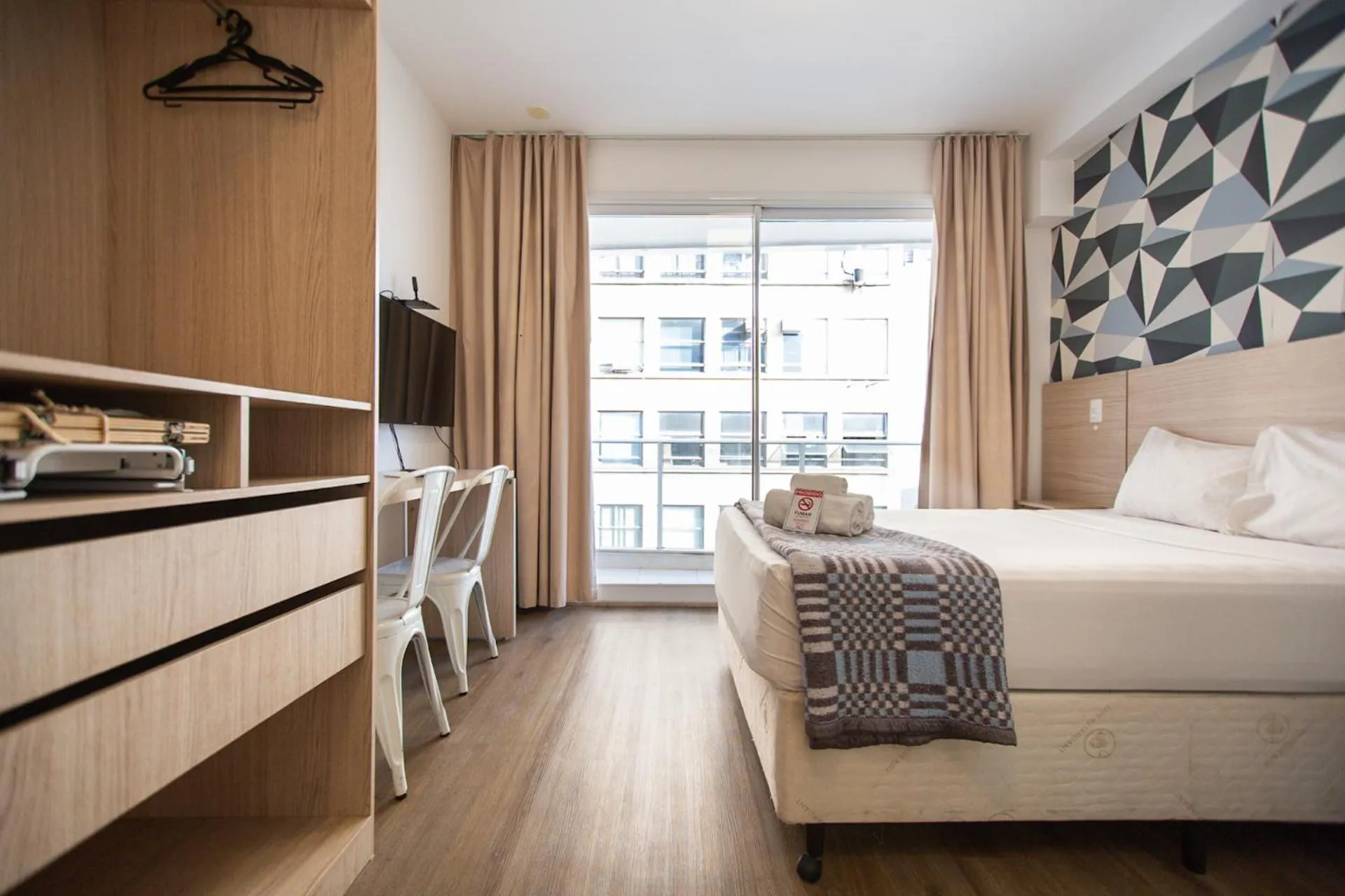 Bedroom, Bed in 360 Luz