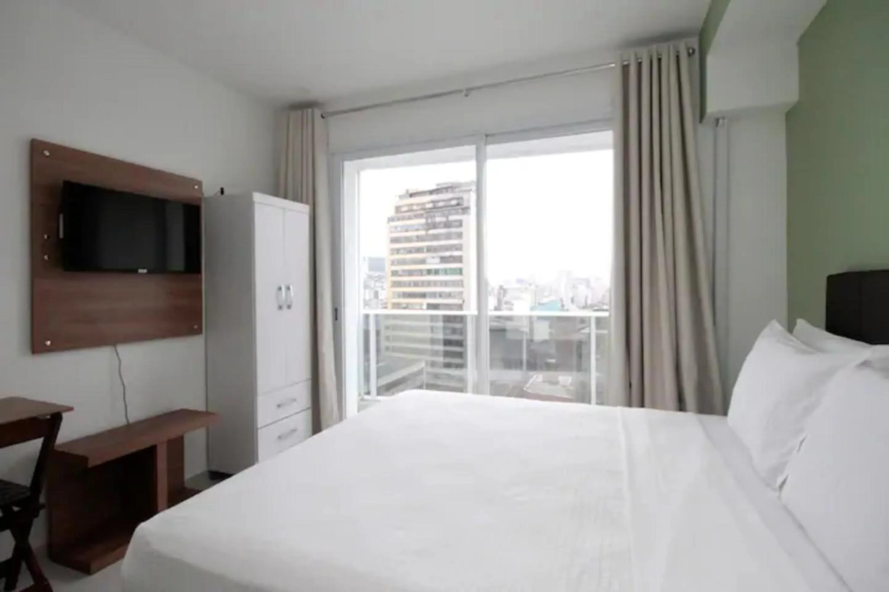 Bedroom, Bed in 360 Luz