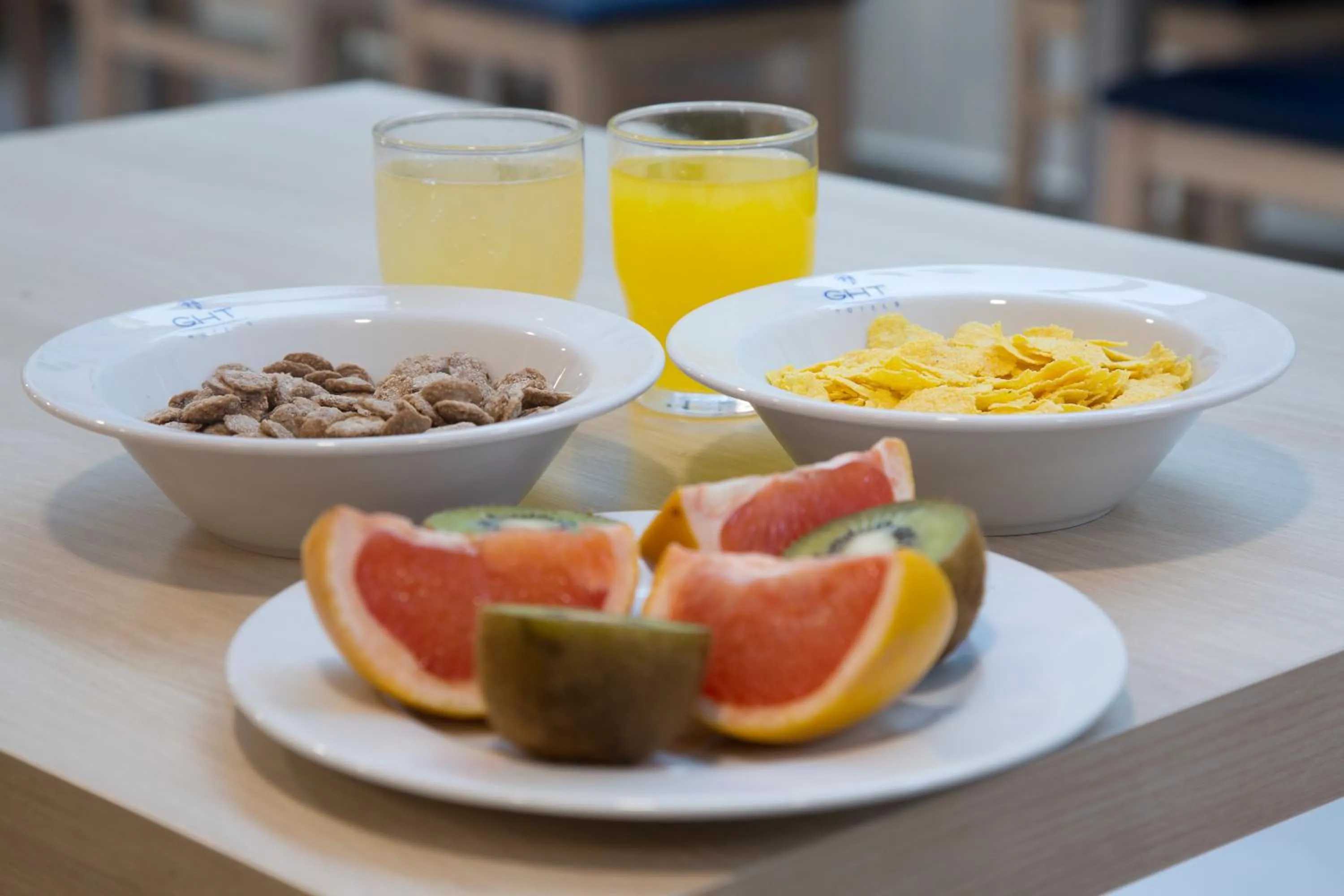 Breakfast in GHT Miratge - Only Adults 18 and up