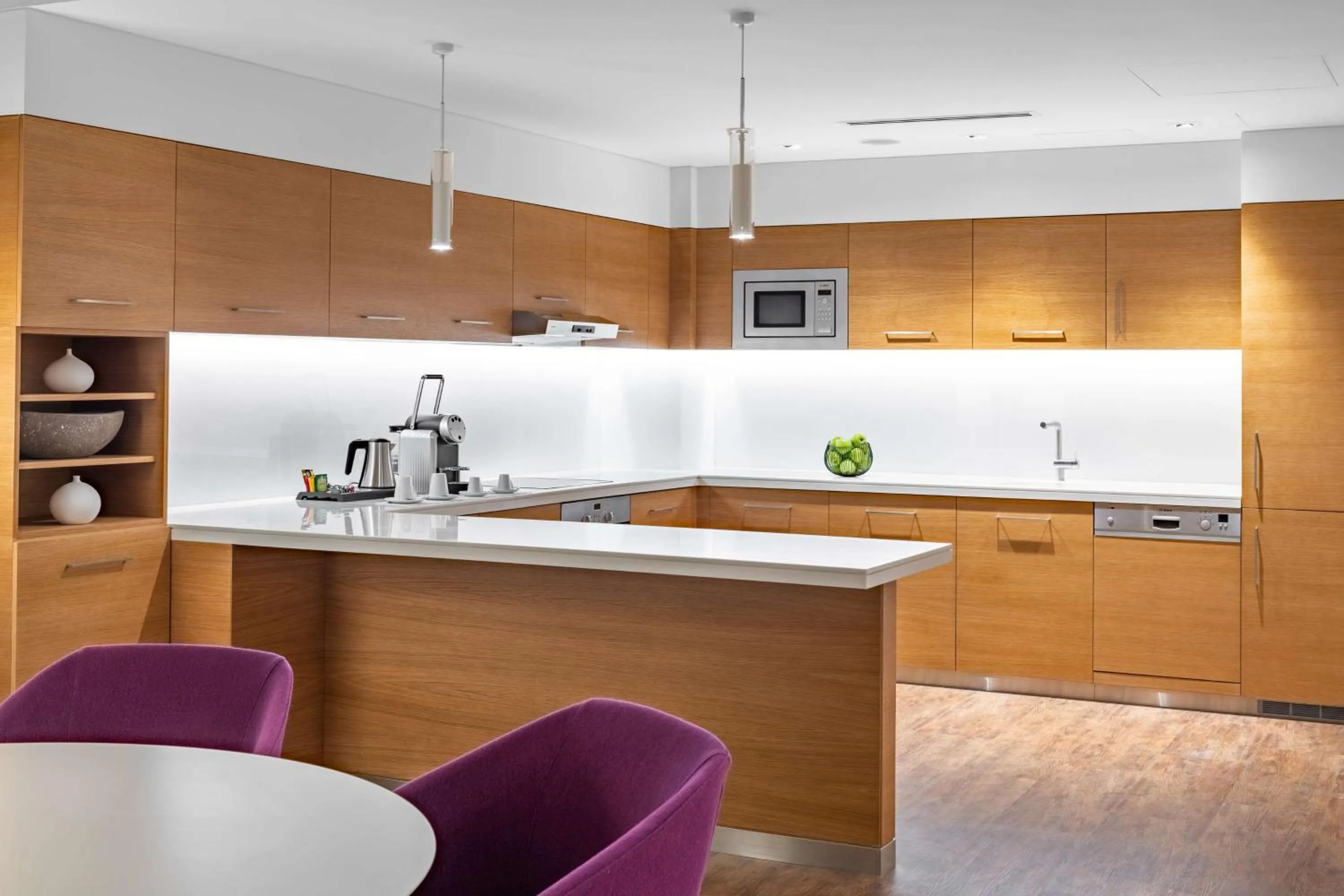 Kitchen or kitchenette in Radisson Blu Hotel & Residence, Riyadh Diplomatic Quarter