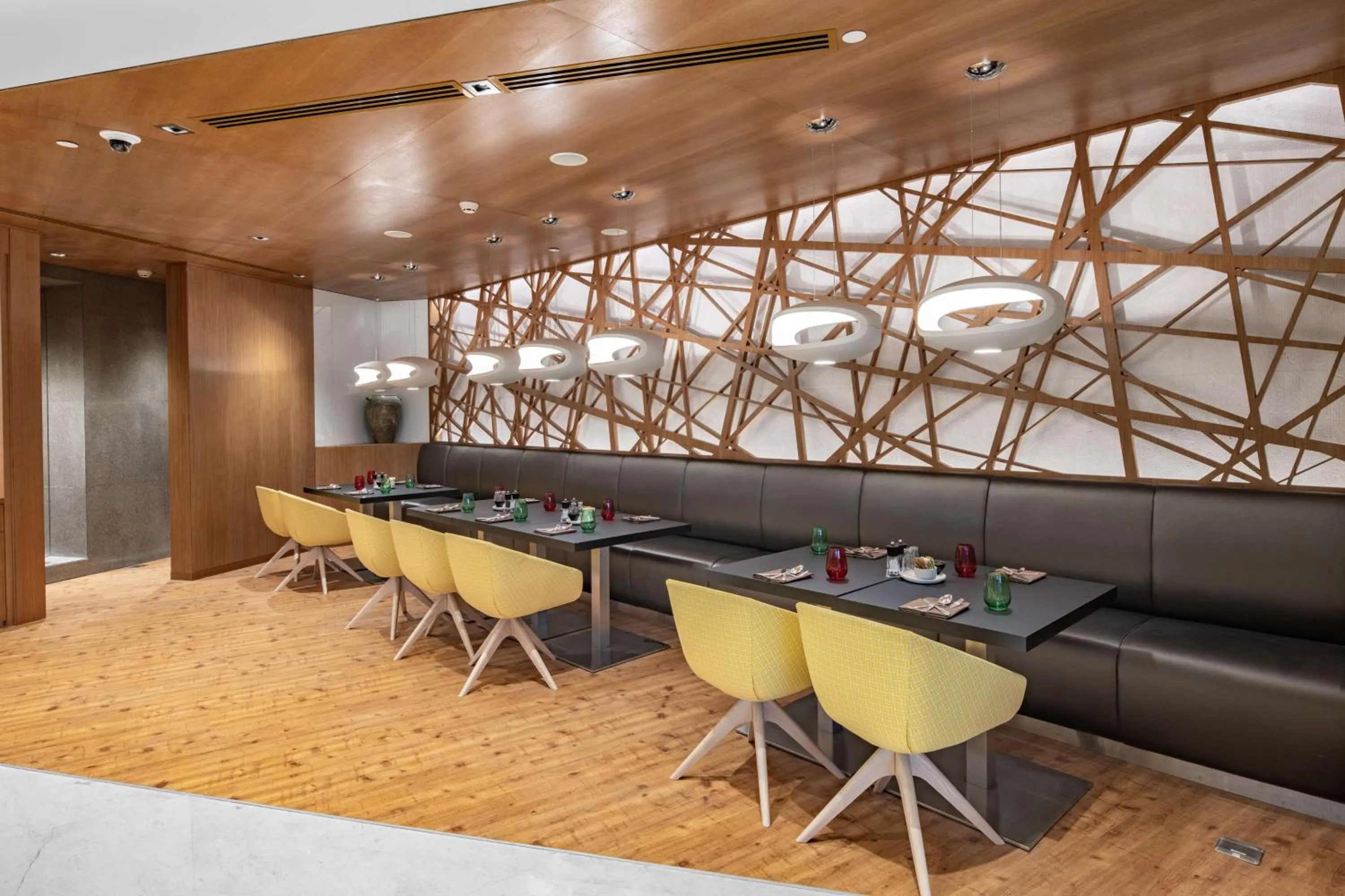 Restaurant/places to eat in Radisson Blu Hotel & Residence, Riyadh Diplomatic Quarter