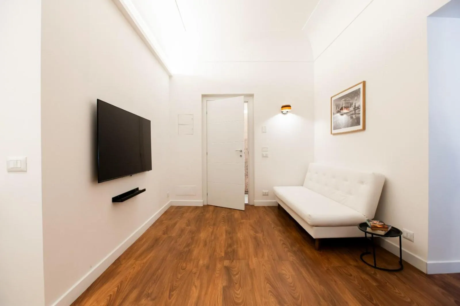 Communal lounge/ TV room in Palazzo del Poeta - Dimora Contemporanea