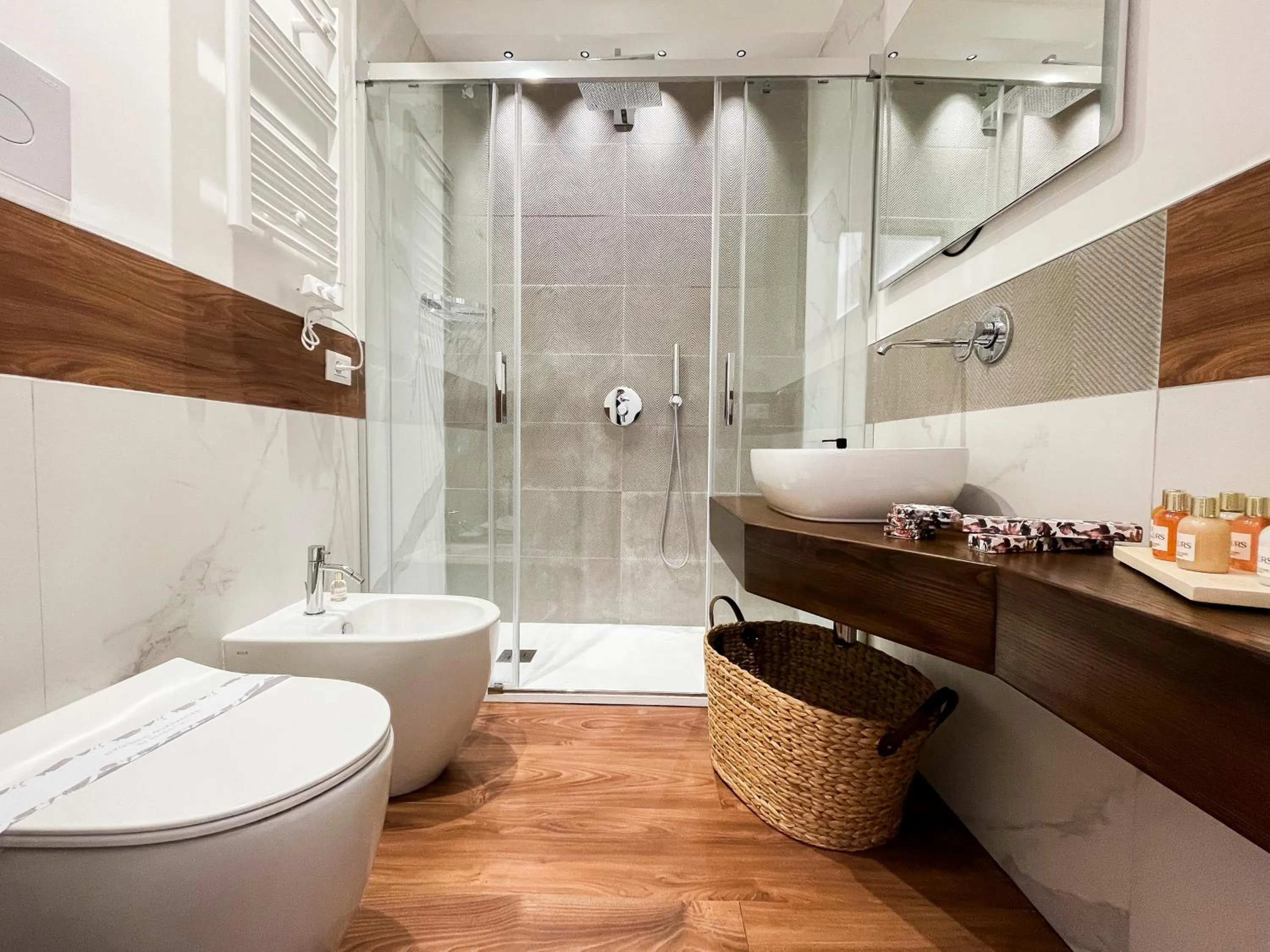 Shower in Palazzo del Poeta - Dimora Contemporanea