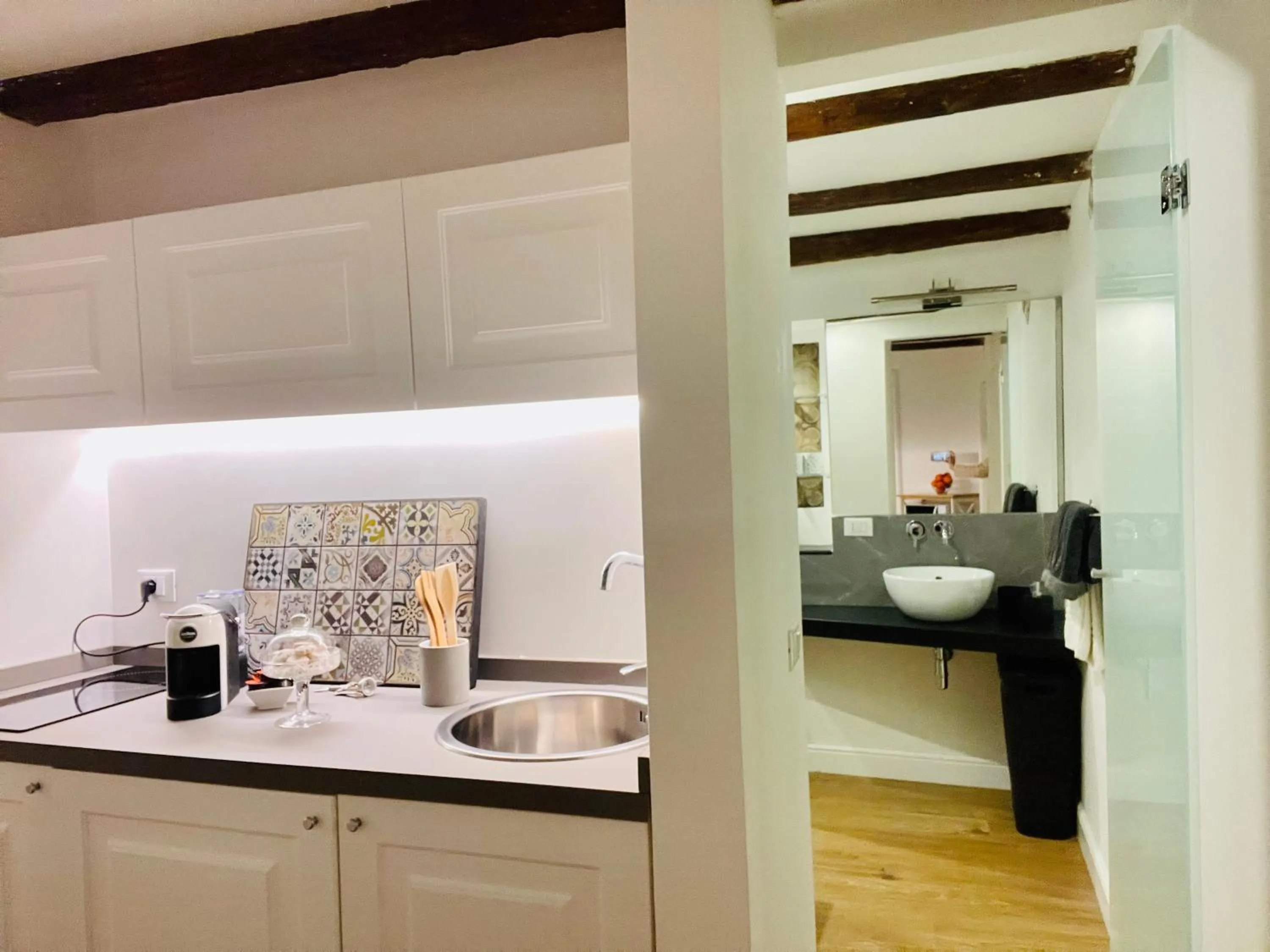 kitchen in Palazzo del Poeta - Dimora Contemporanea