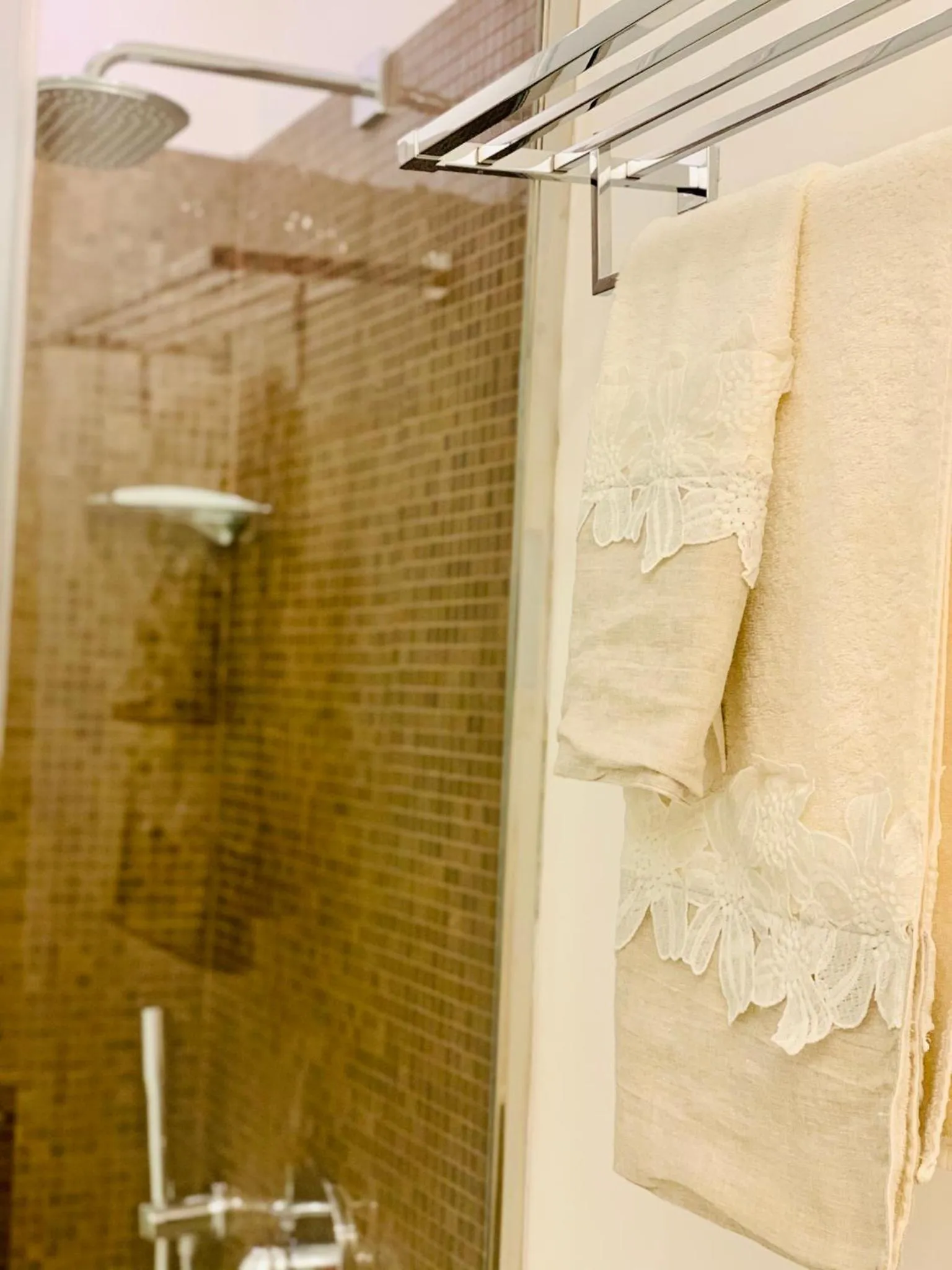 Shower in Palazzo del Poeta - Dimora Contemporanea