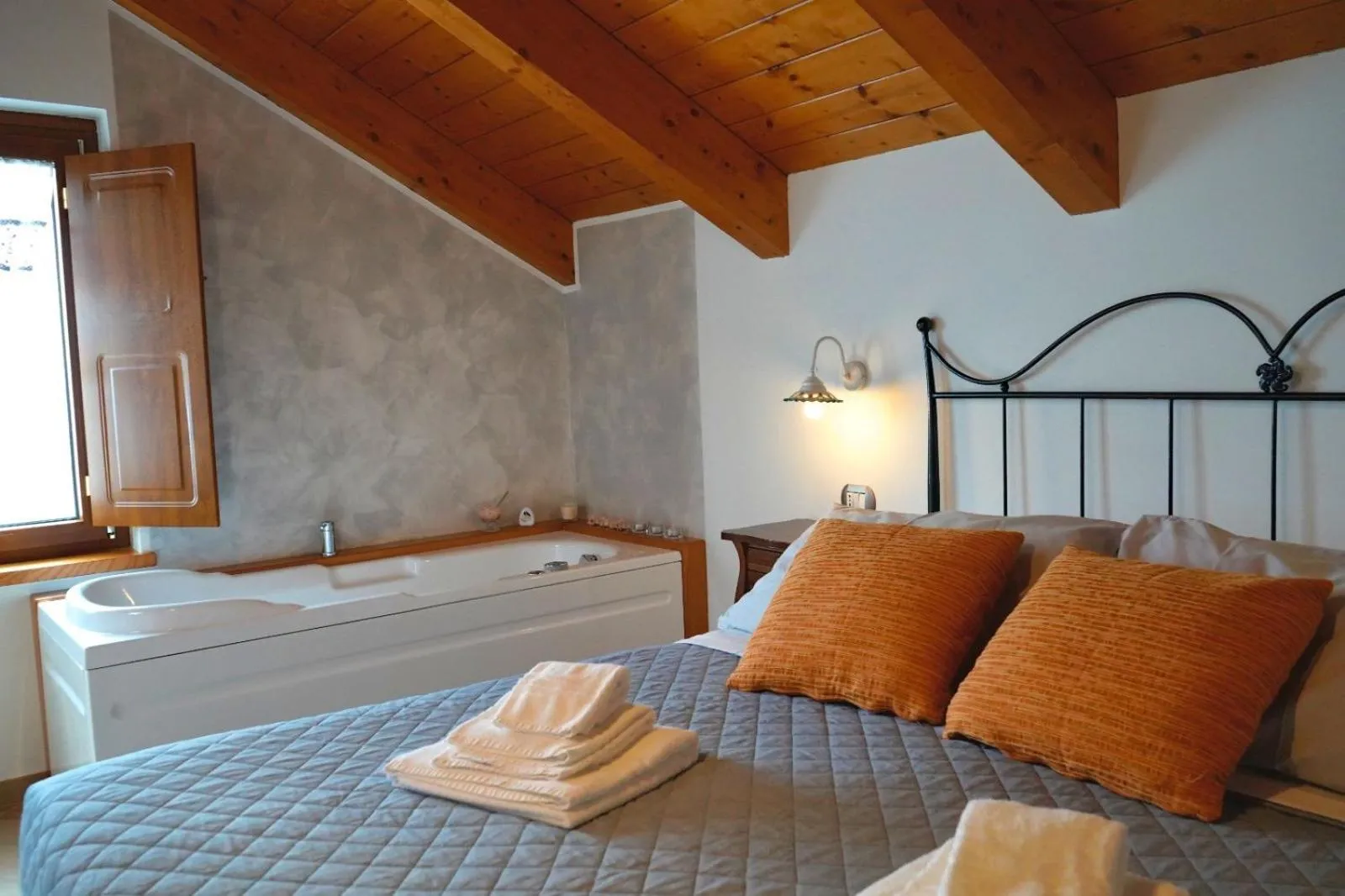 Bed in San Giacomo Relais
