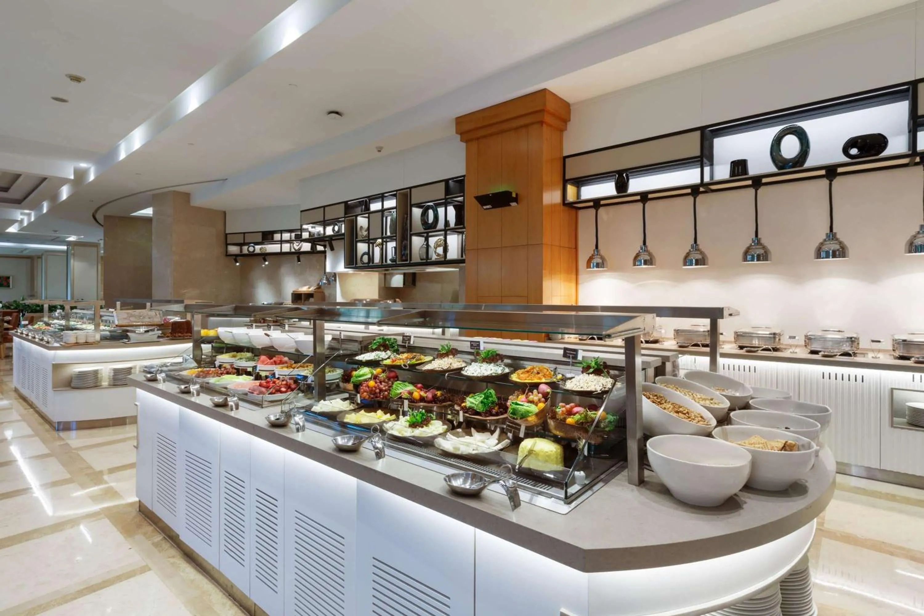 Restaurant/places to eat in Wyndham Grand Izmir Ozdilek Thermal & Spa