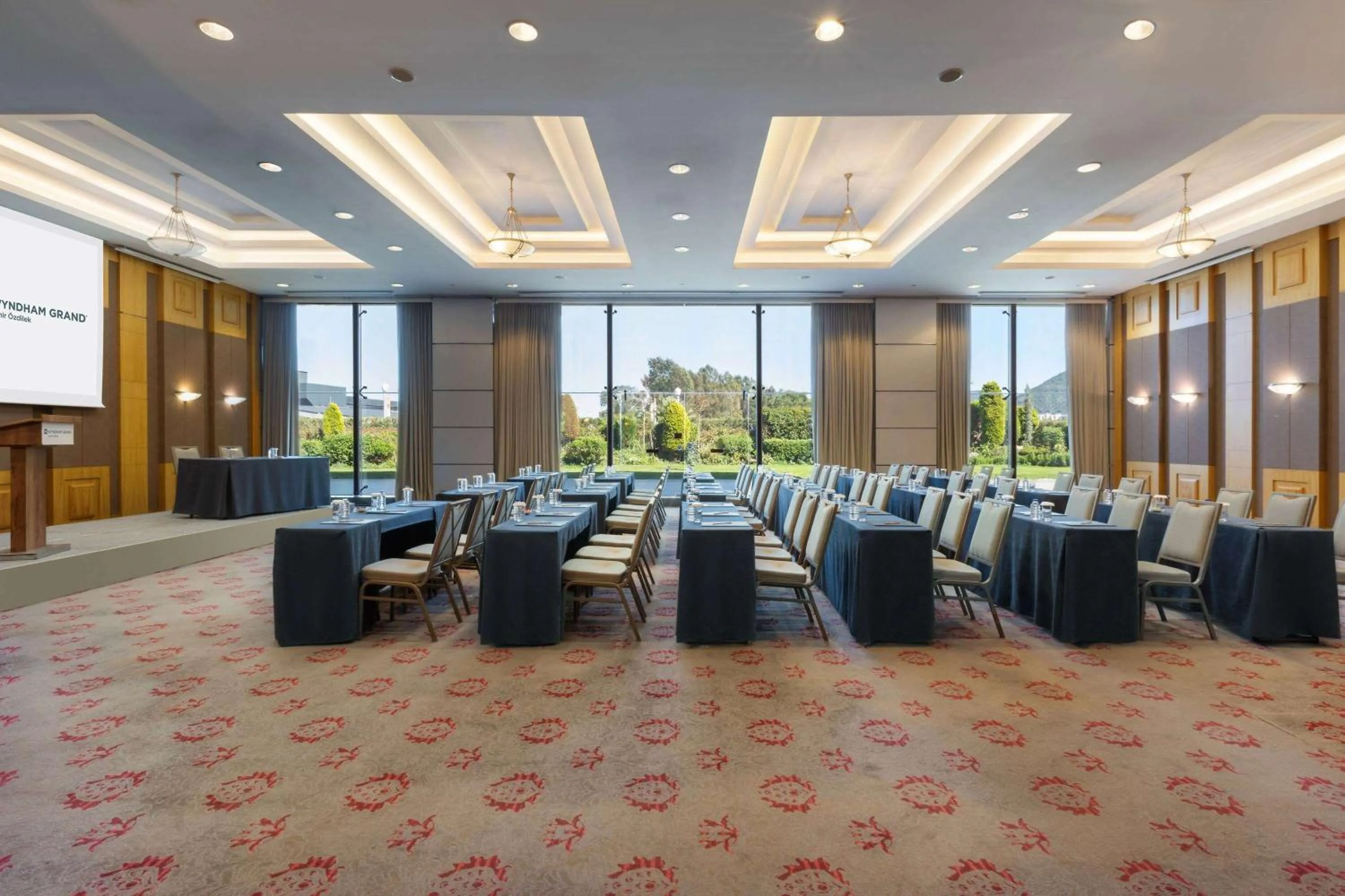 Meeting/conference room in Wyndham Grand Izmir Ozdilek Thermal & Spa