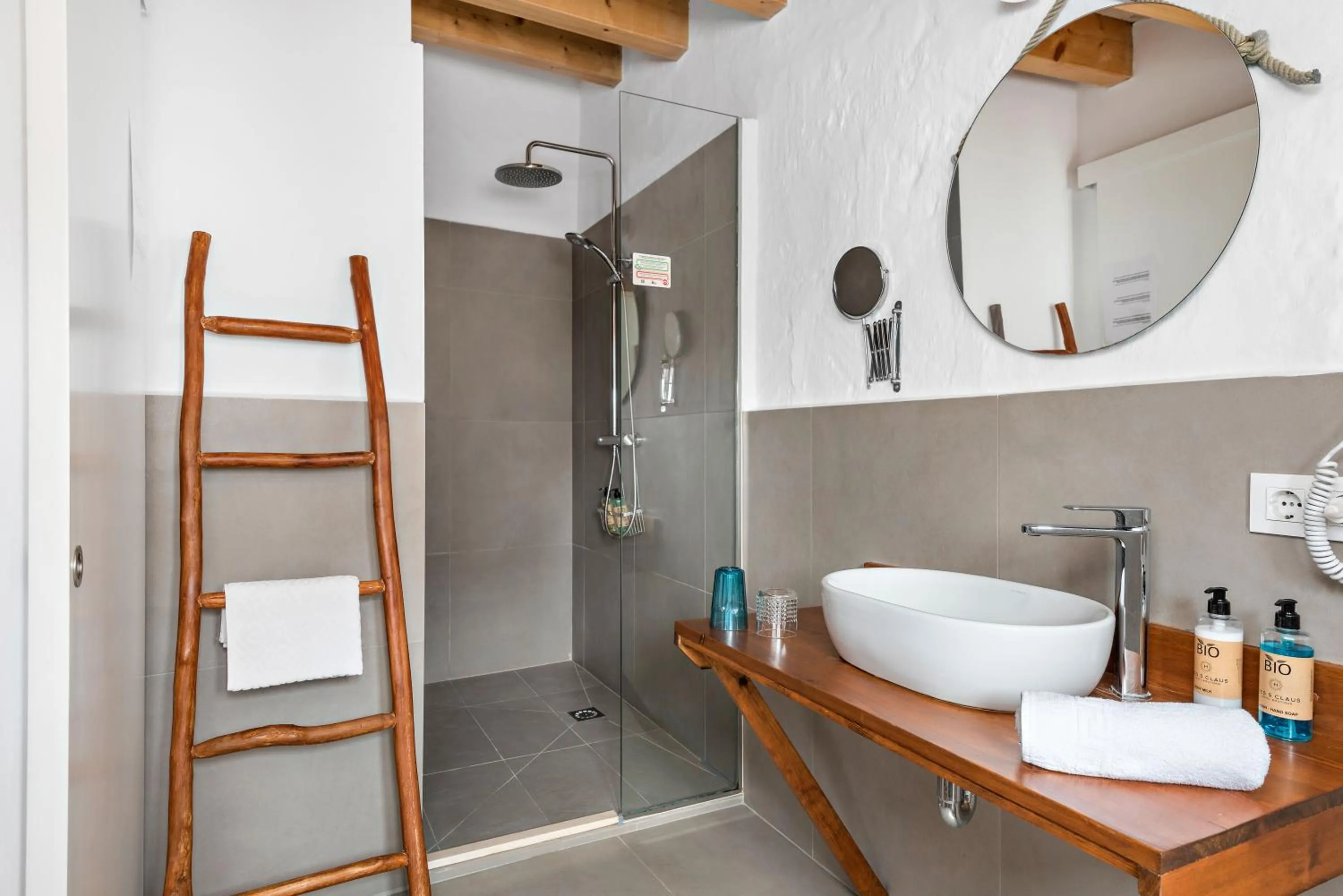 Shower in Hotel Boutique Ses 5 Claus