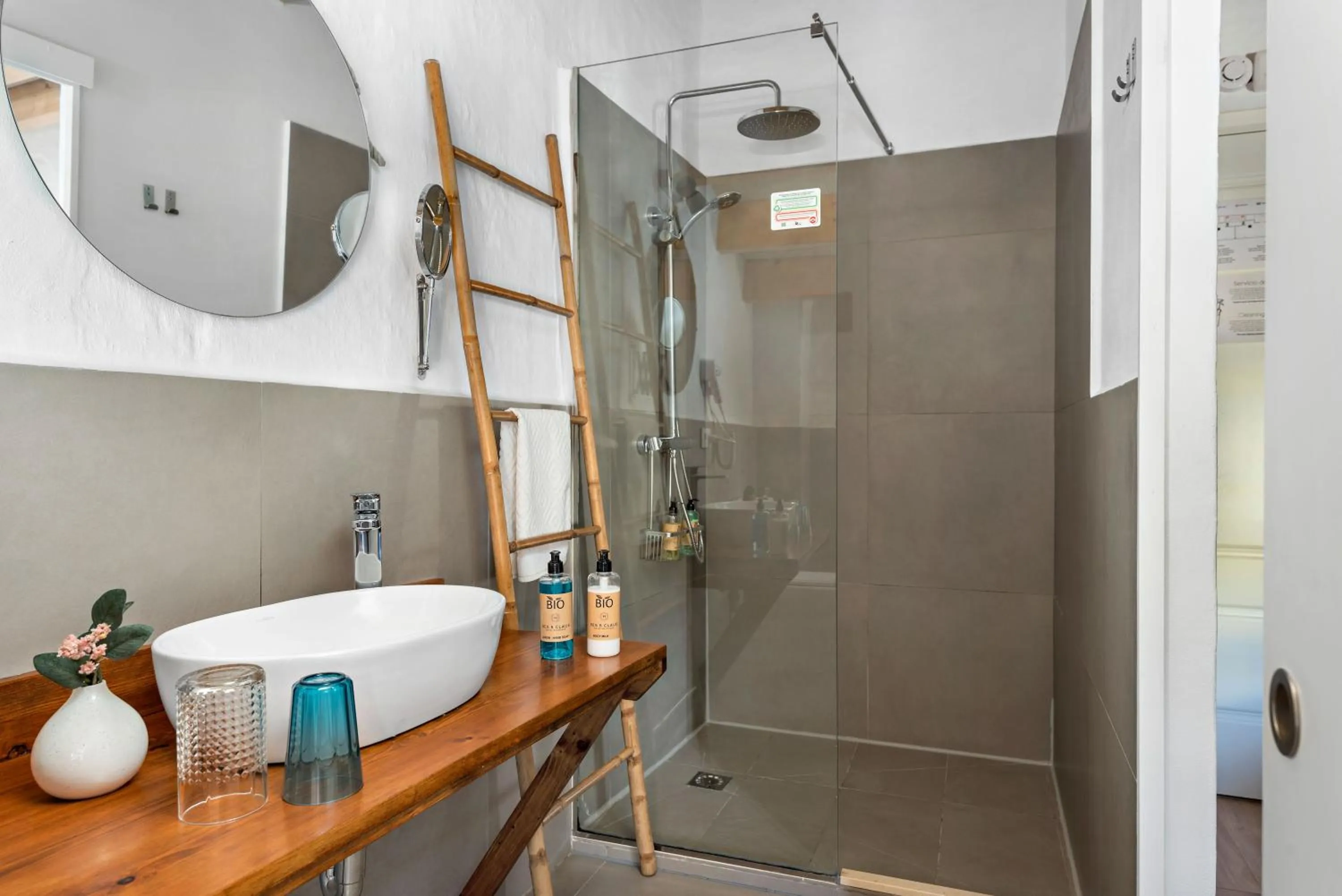 Shower in Hotel Boutique Ses 5 Claus