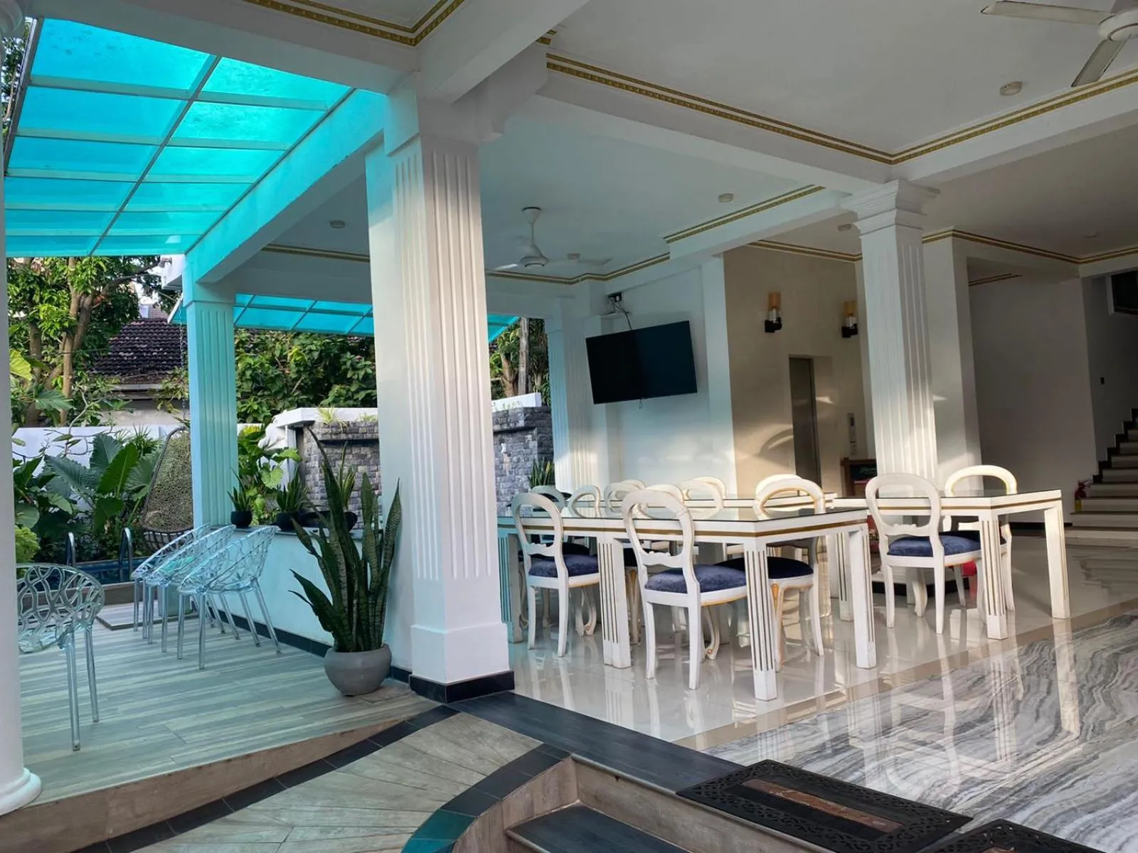 Seating area in Negombo New Queen's Palace