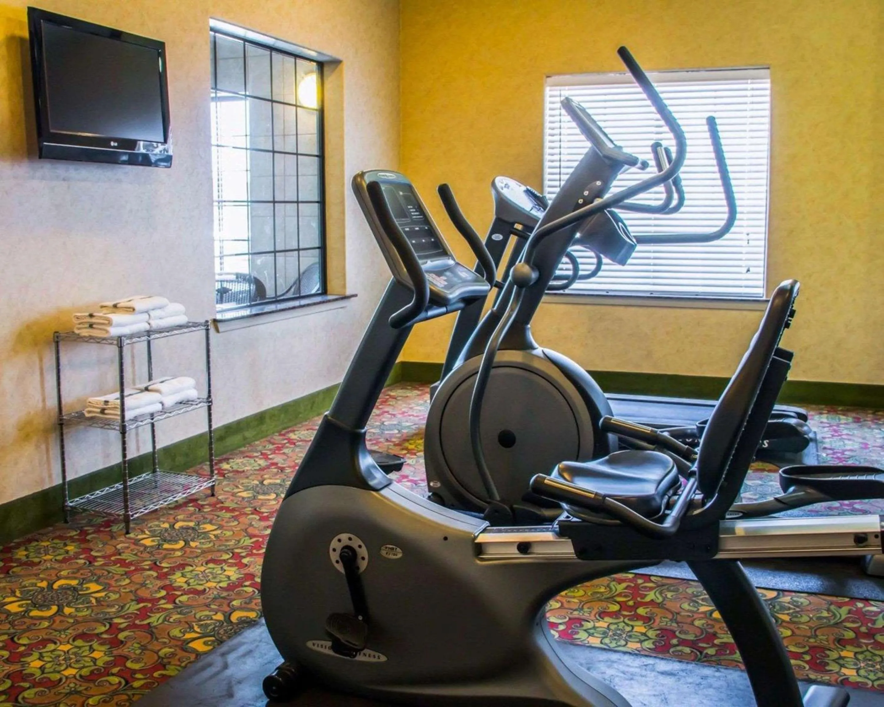 Fitness centre/facilities in Sleep Inn & Suites at Six Flags