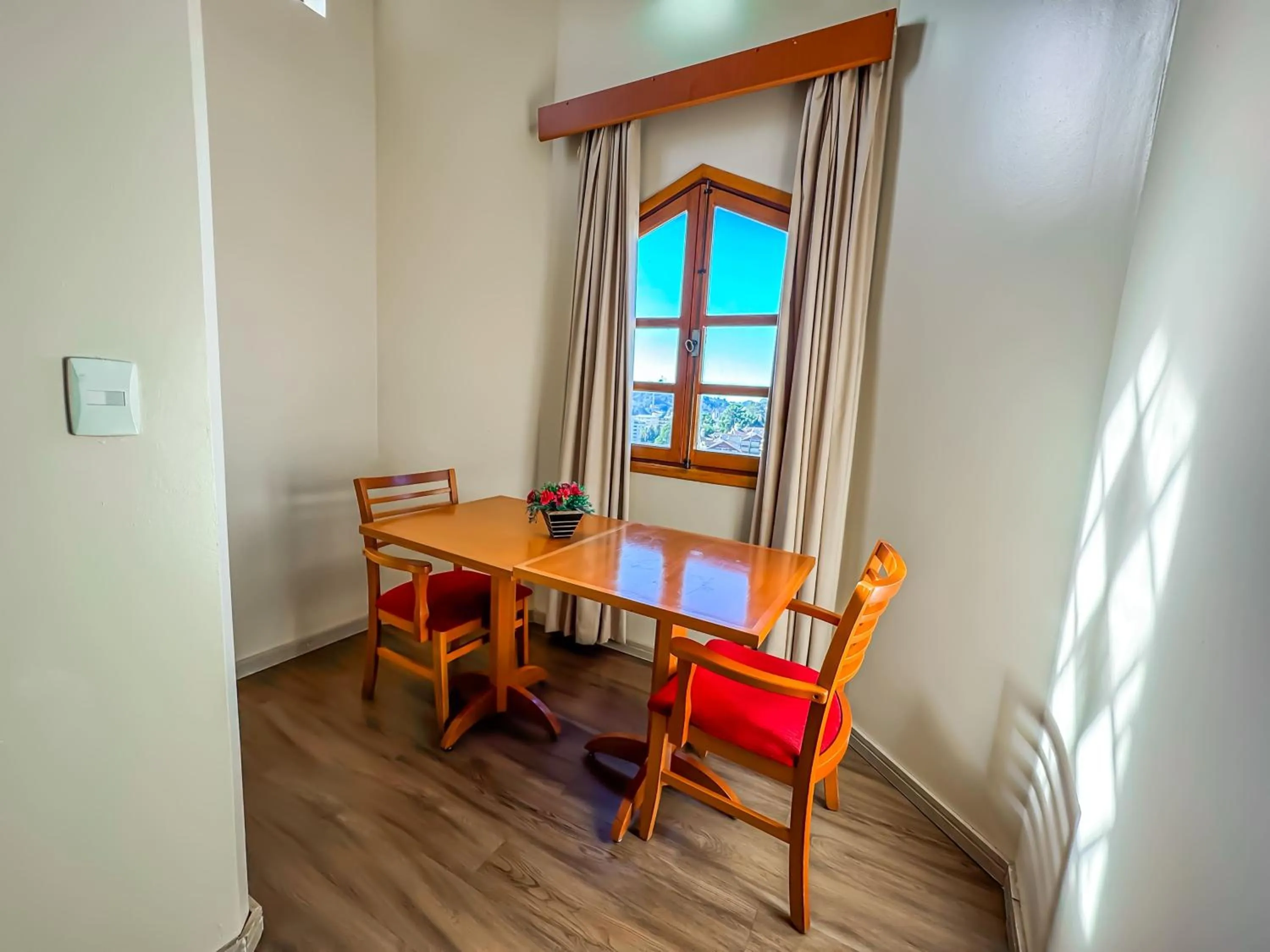 Seating area in Hotel Nacional Inn Campos do Jordão