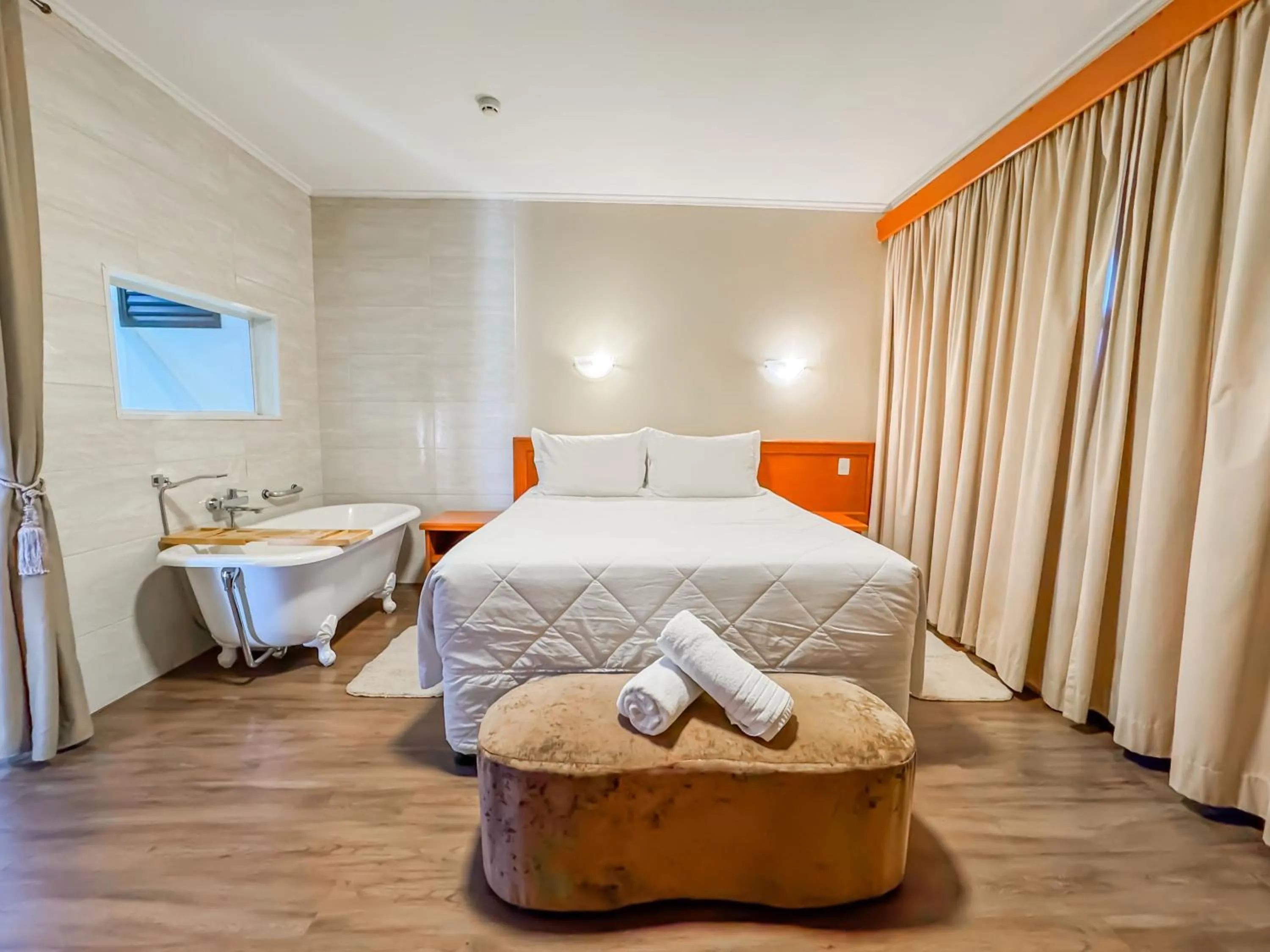 Bedroom, Bed in Hotel Nacional Inn Campos do Jordão