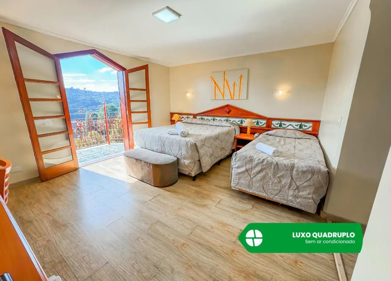 Deluxe Quadruple Room in Hotel Nacional Inn Campos do Jordão Deluxe Quadruple Room in Hotel Nacional Inn Campos do Jordão