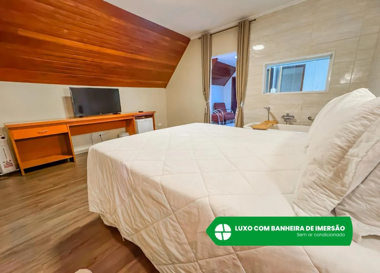 Bedroom, Bed in Hotel Nacional Inn Campos do Jordão