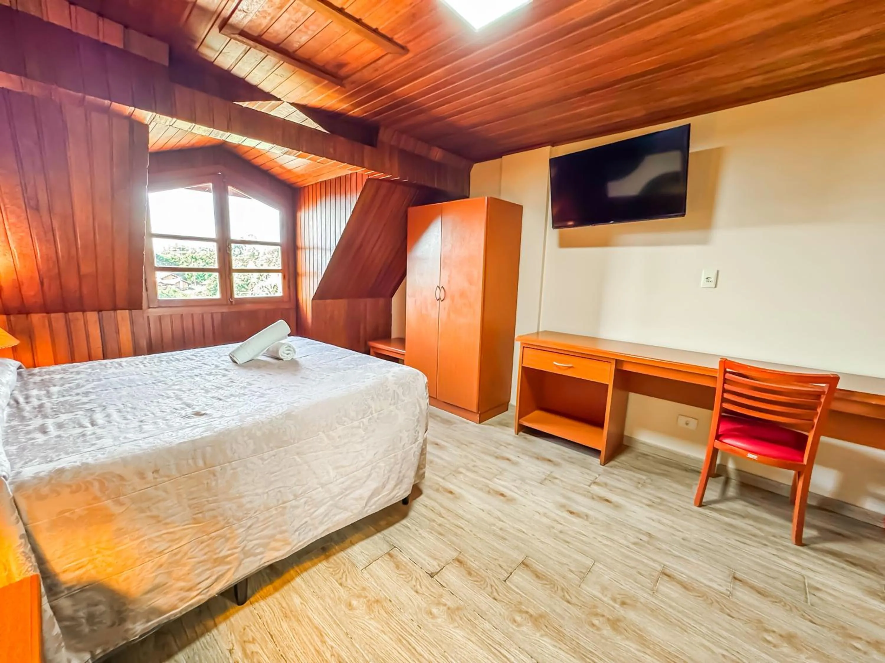 Bedroom, Bed in Hotel Nacional Inn Campos do Jordão