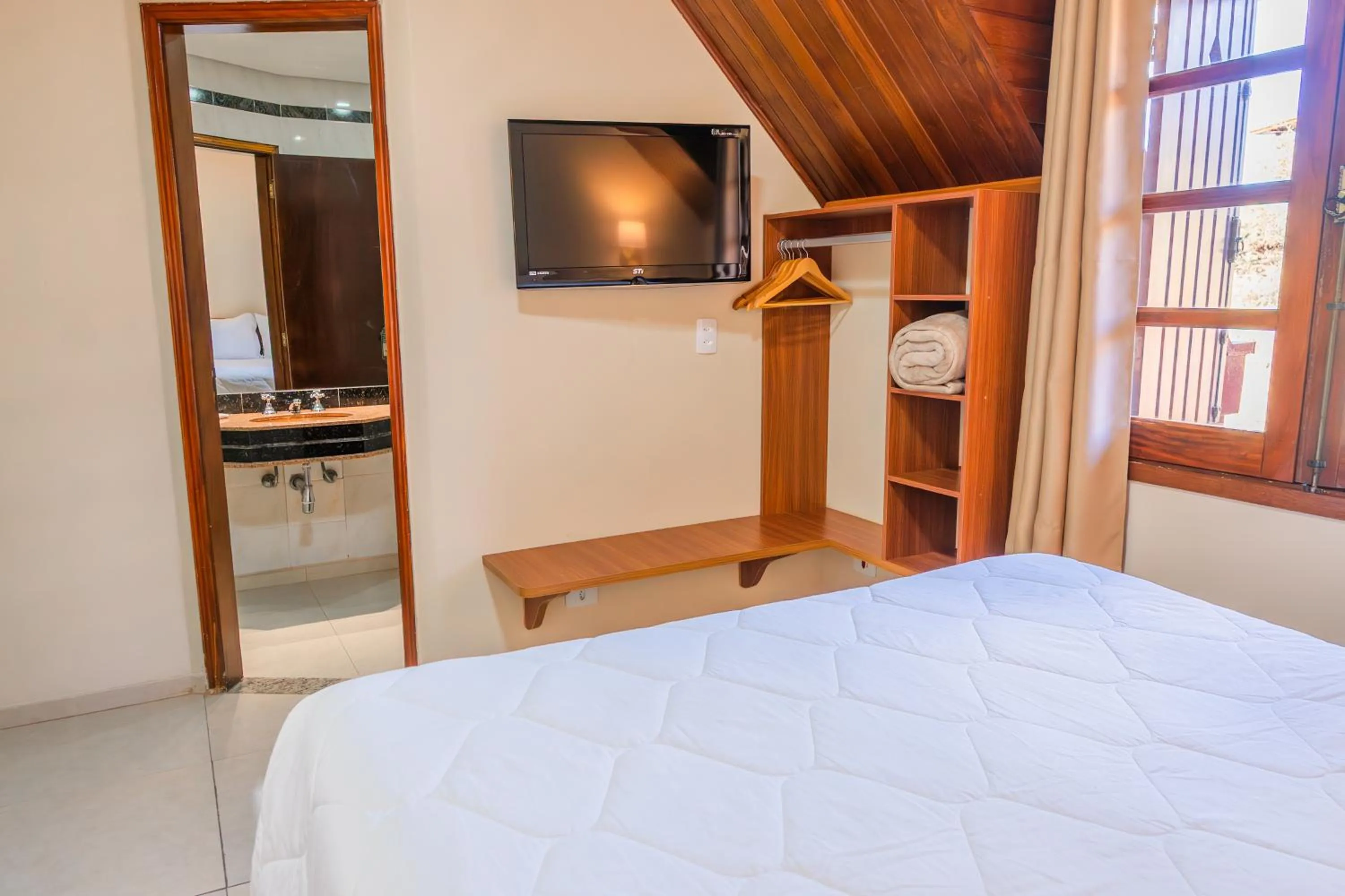 Bedroom, Bed in Hotel Nacional Inn Campos do Jordão