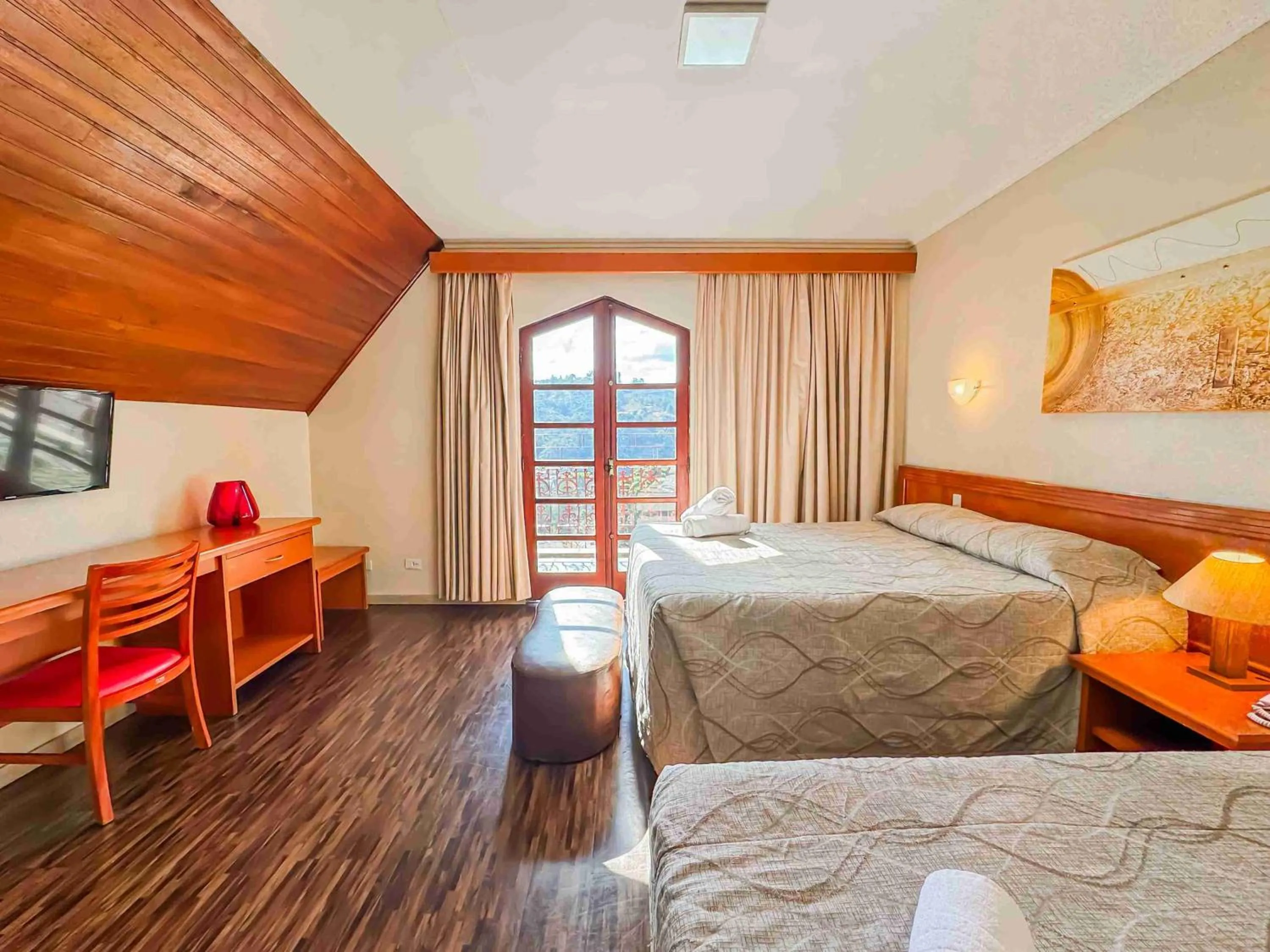 Bedroom, Bed in Hotel Nacional Inn Campos do Jordão