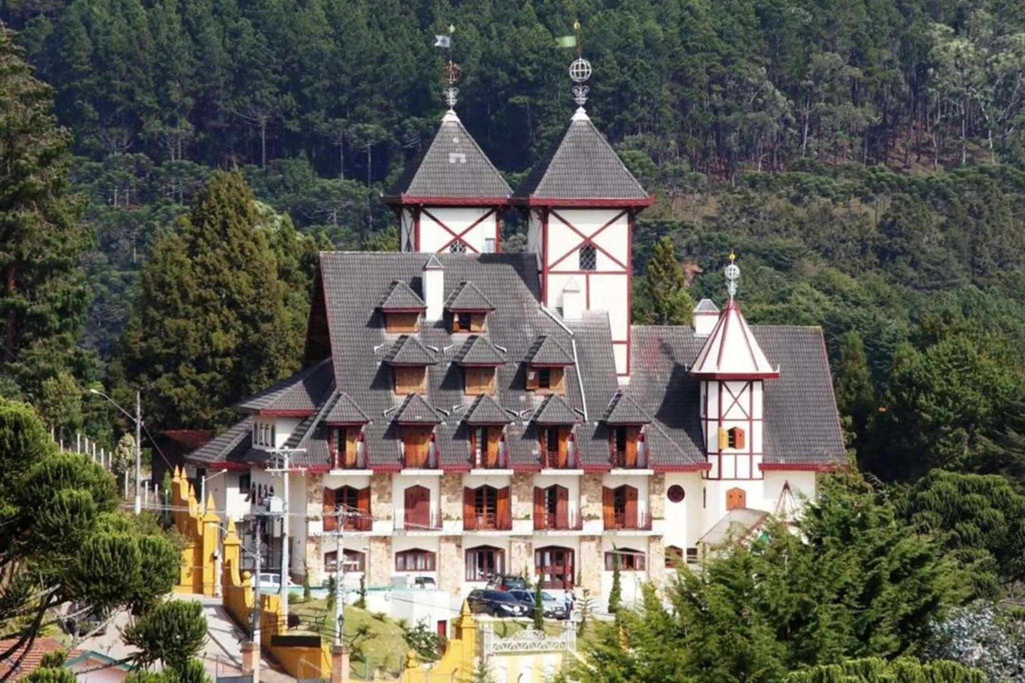 Property building in Hotel Nacional Inn Campos do Jordão