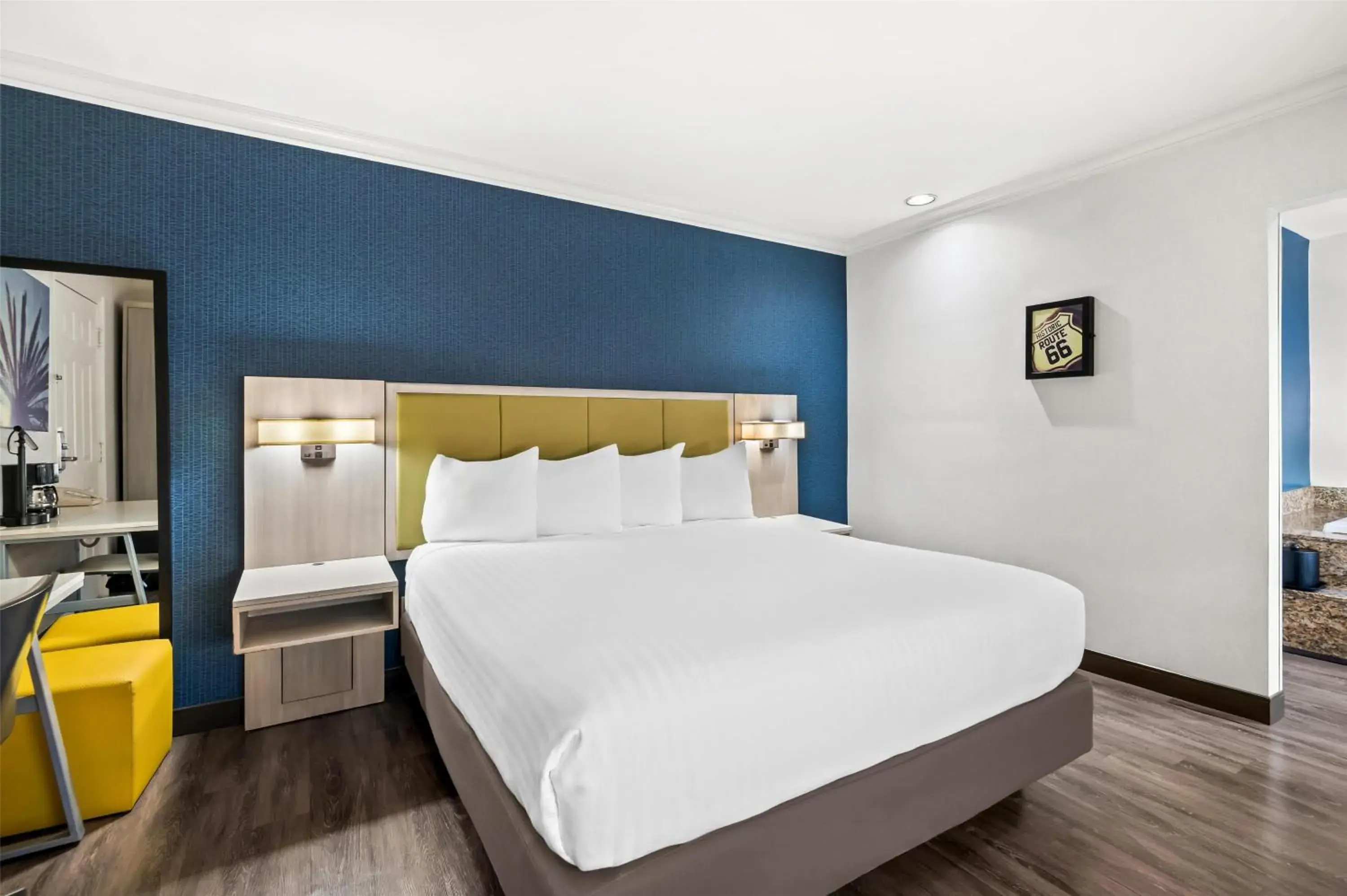 King Suite with Jacuzzi in SureStay Hotel by Best Western Santa Monica King Suite with Jacuzzi in SureStay Hotel by Best Western Santa Monica