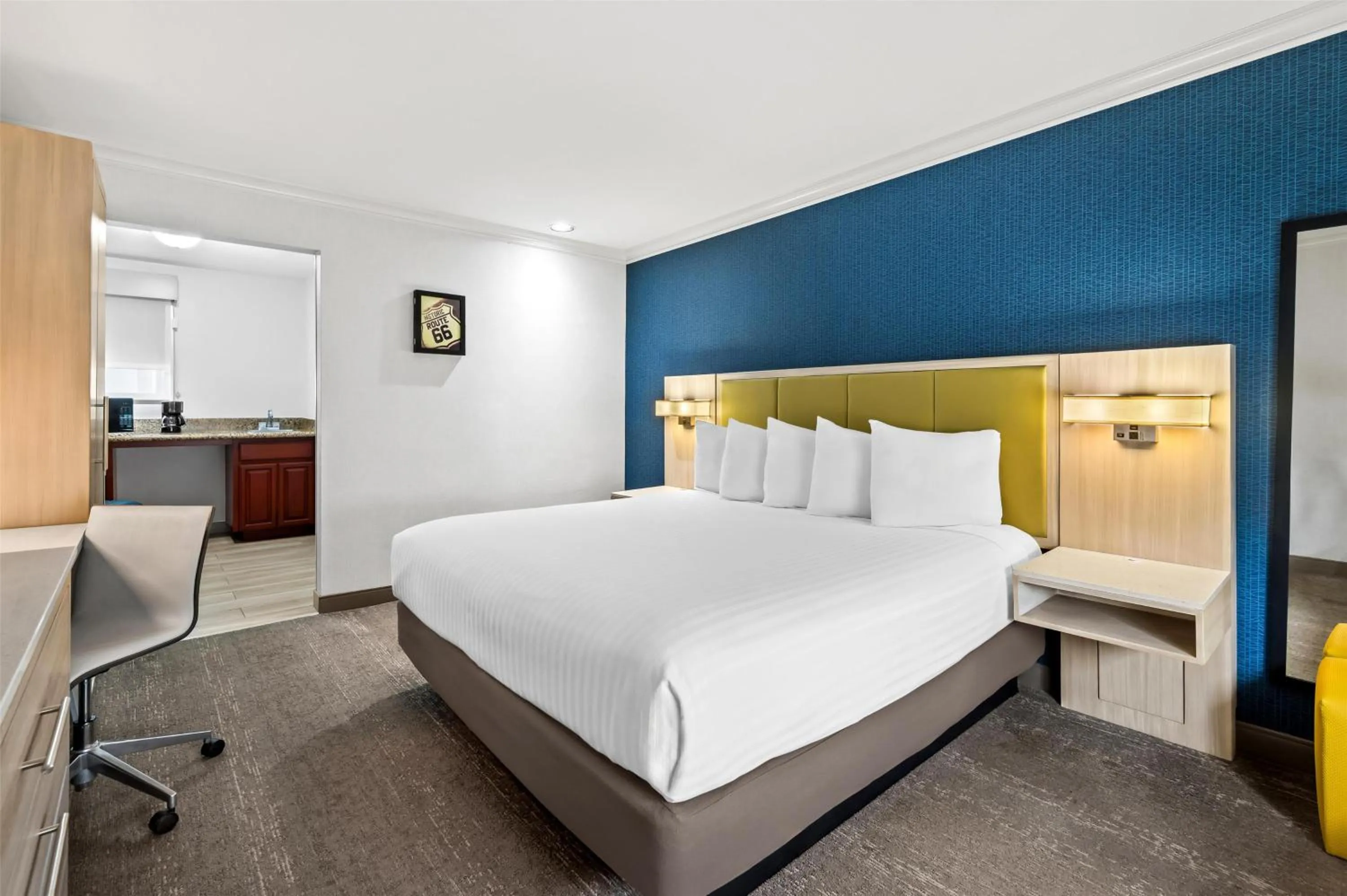 Bedroom, Bed in SureStay Hotel by Best Western Santa Monica