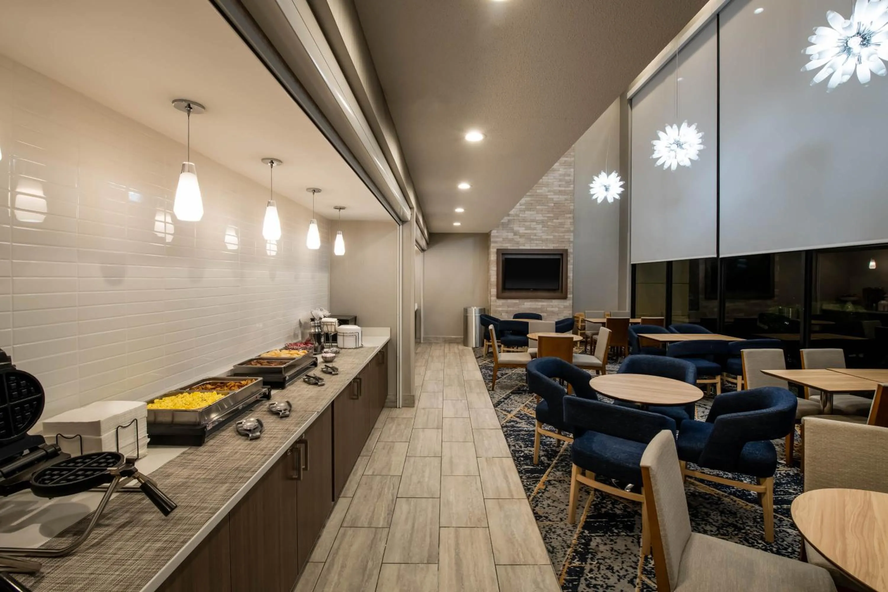 Buffet breakfast in Baymont by Wyndham White Plains - Elmsford