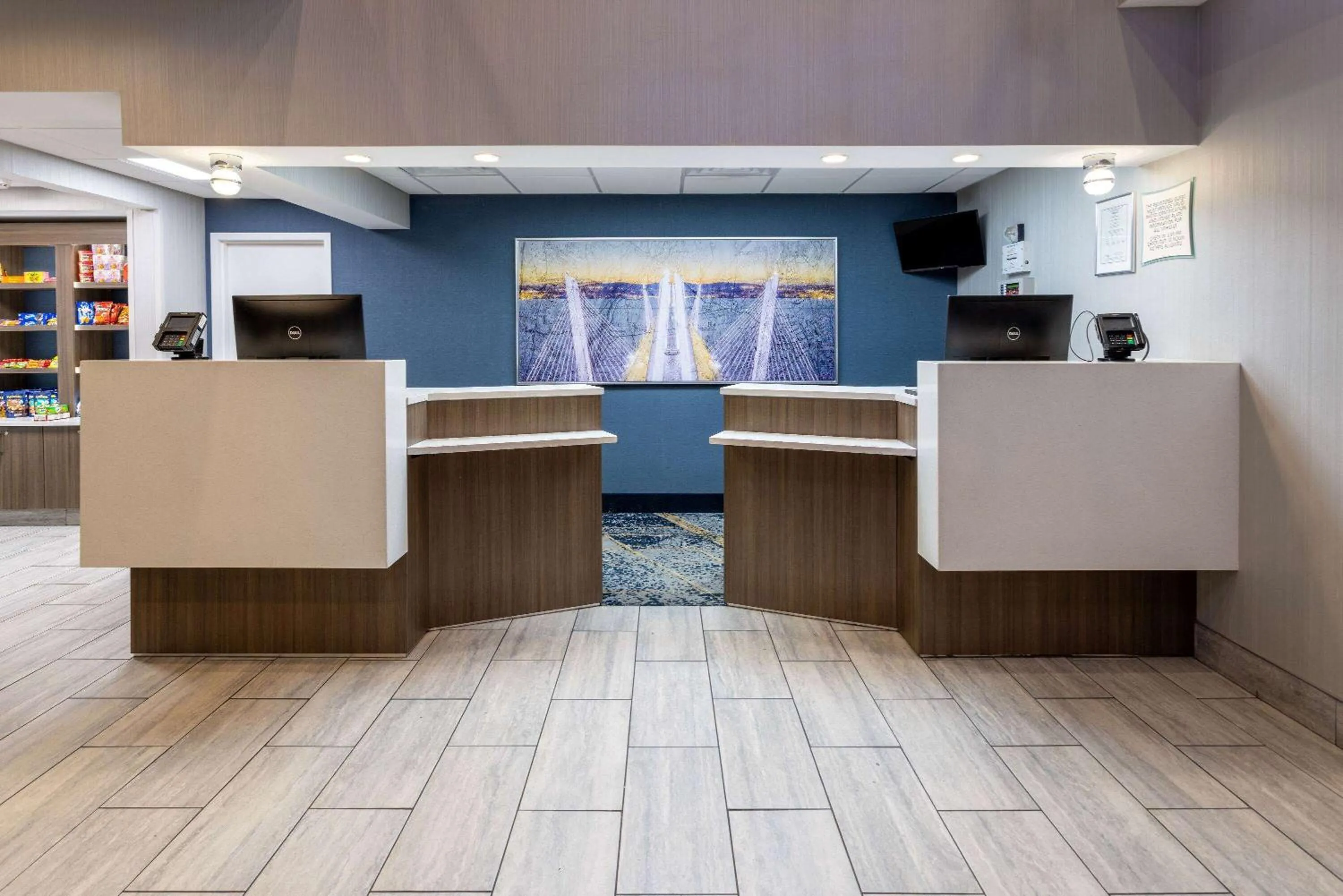 Lobby or reception in Baymont by Wyndham White Plains - Elmsford