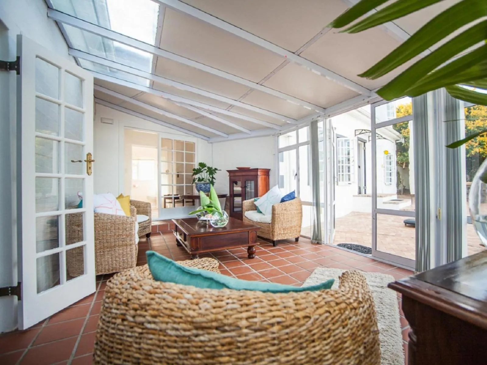 Communal lounge/ TV room in Cosimi Guest House