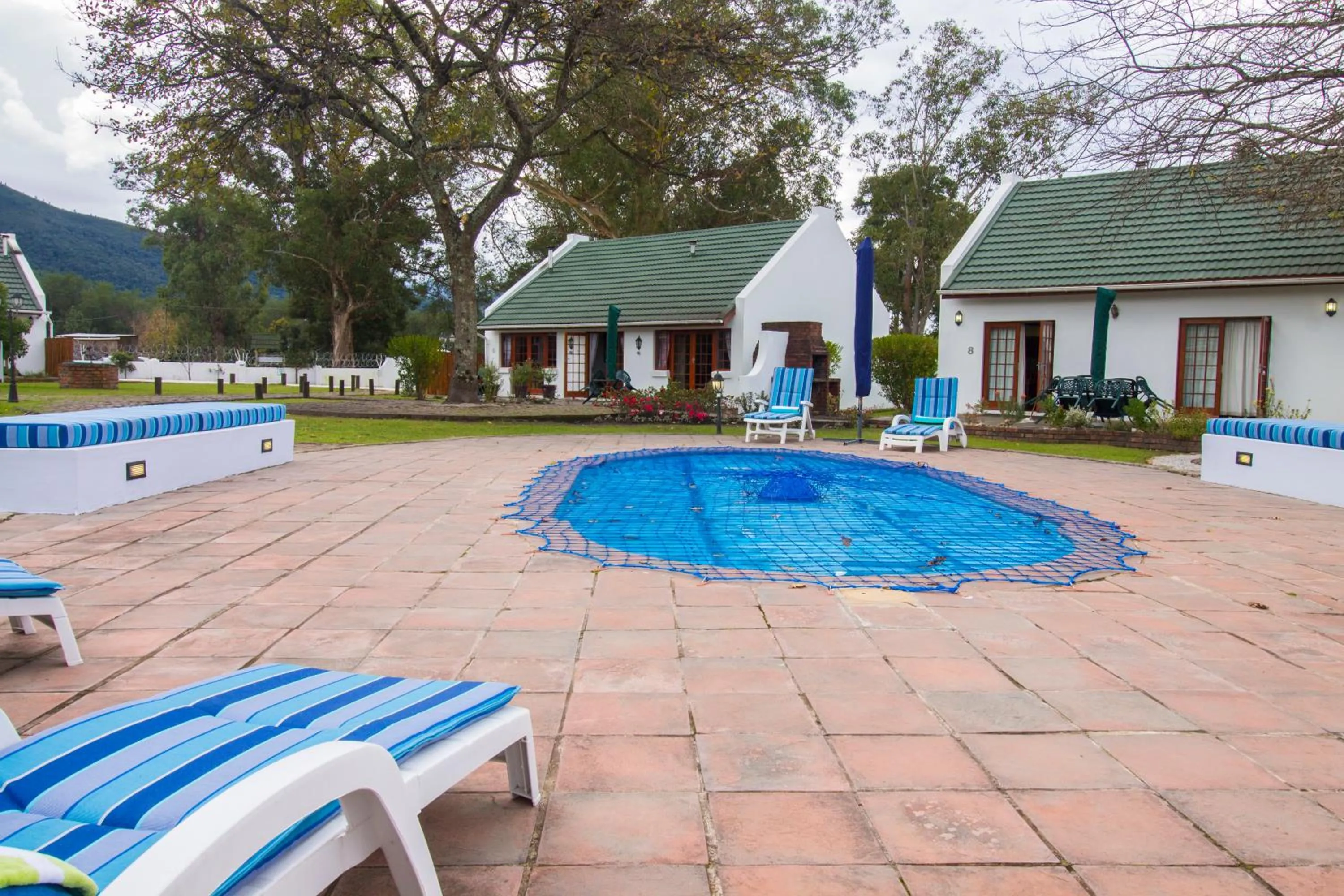Swimming pool in Swallows Nest Country Cottages