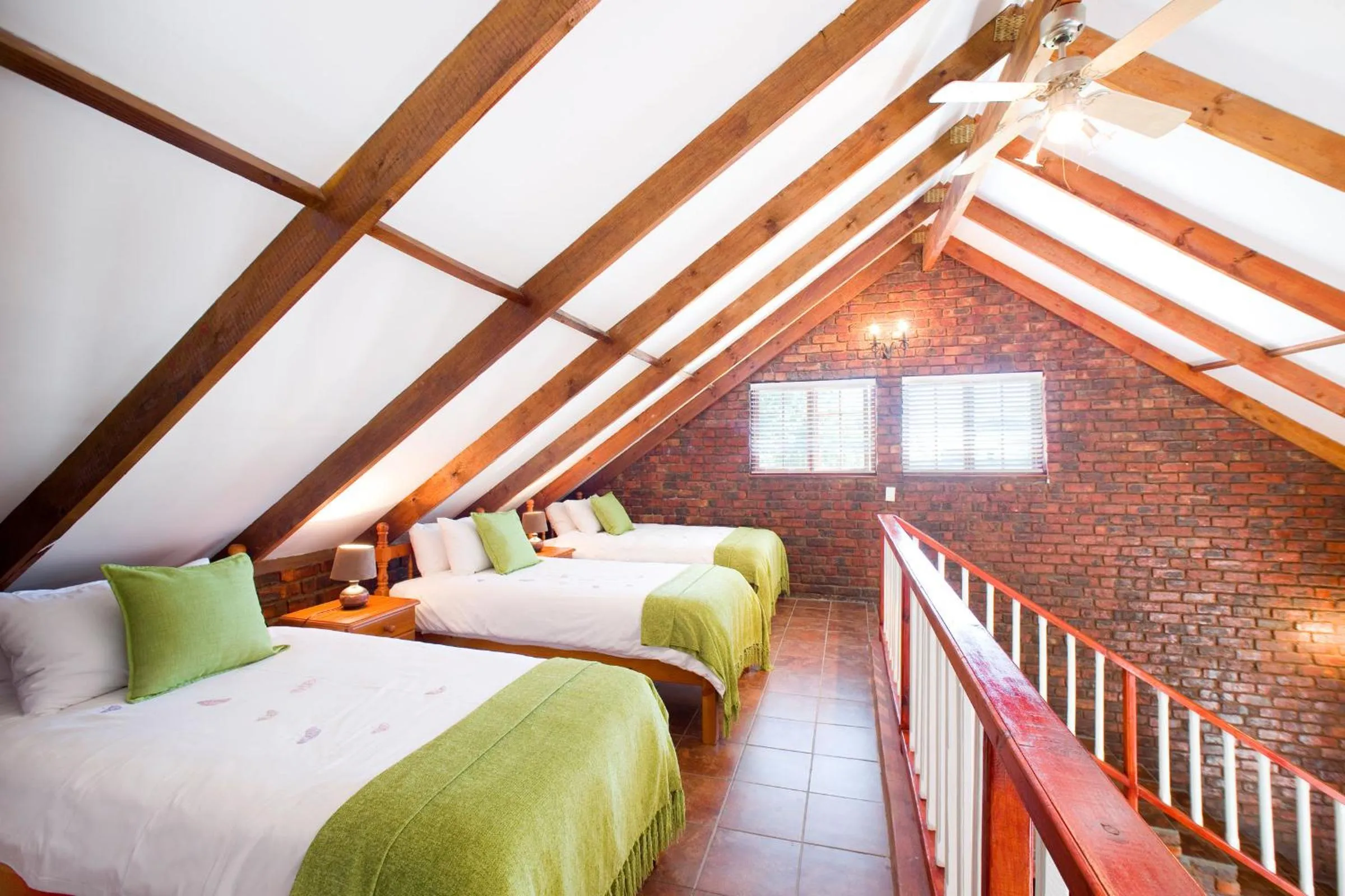 Photo of the whole room, Bed in Swallows Nest Country Cottages