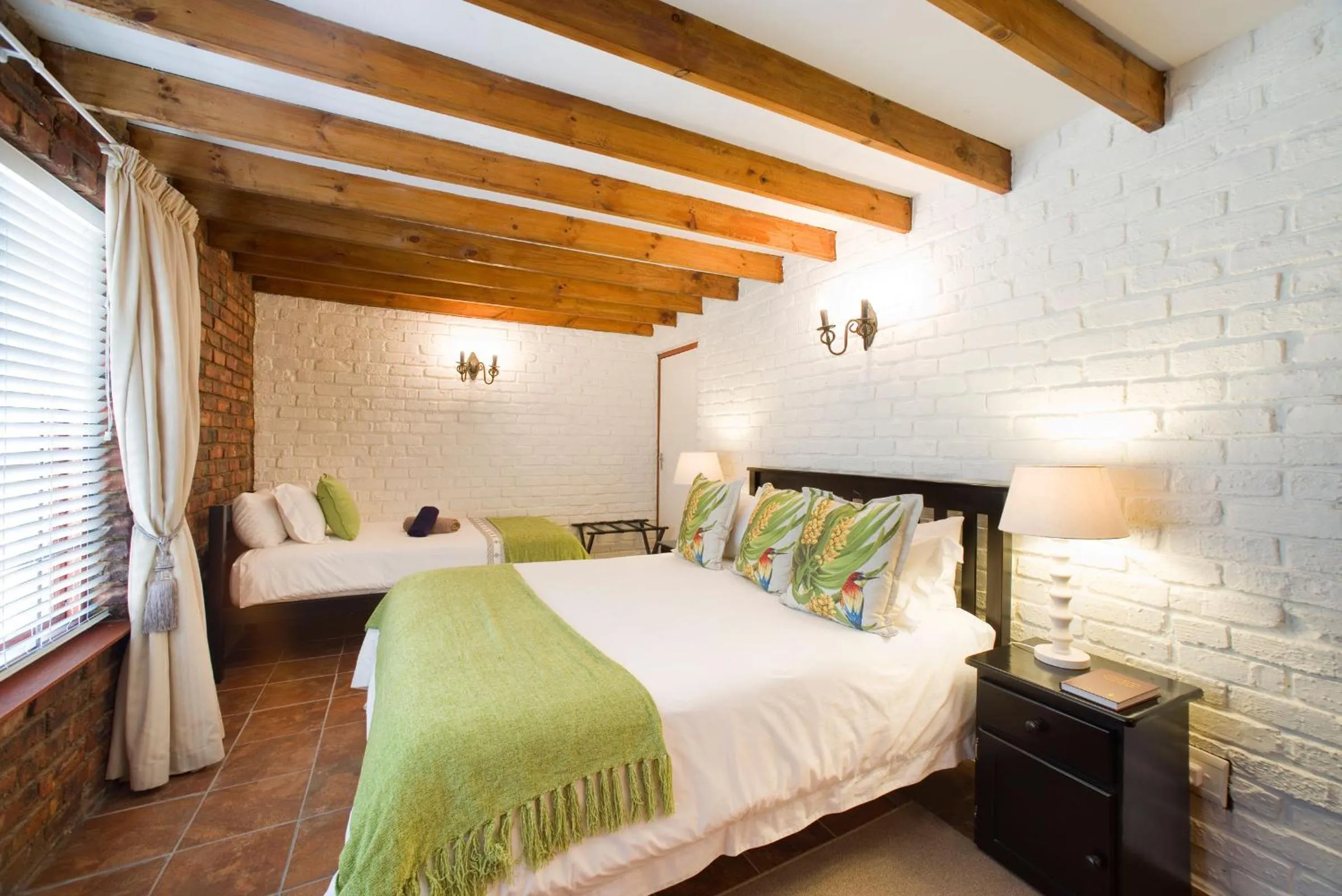 Photo of the whole room, Bed in Swallows Nest Country Cottages