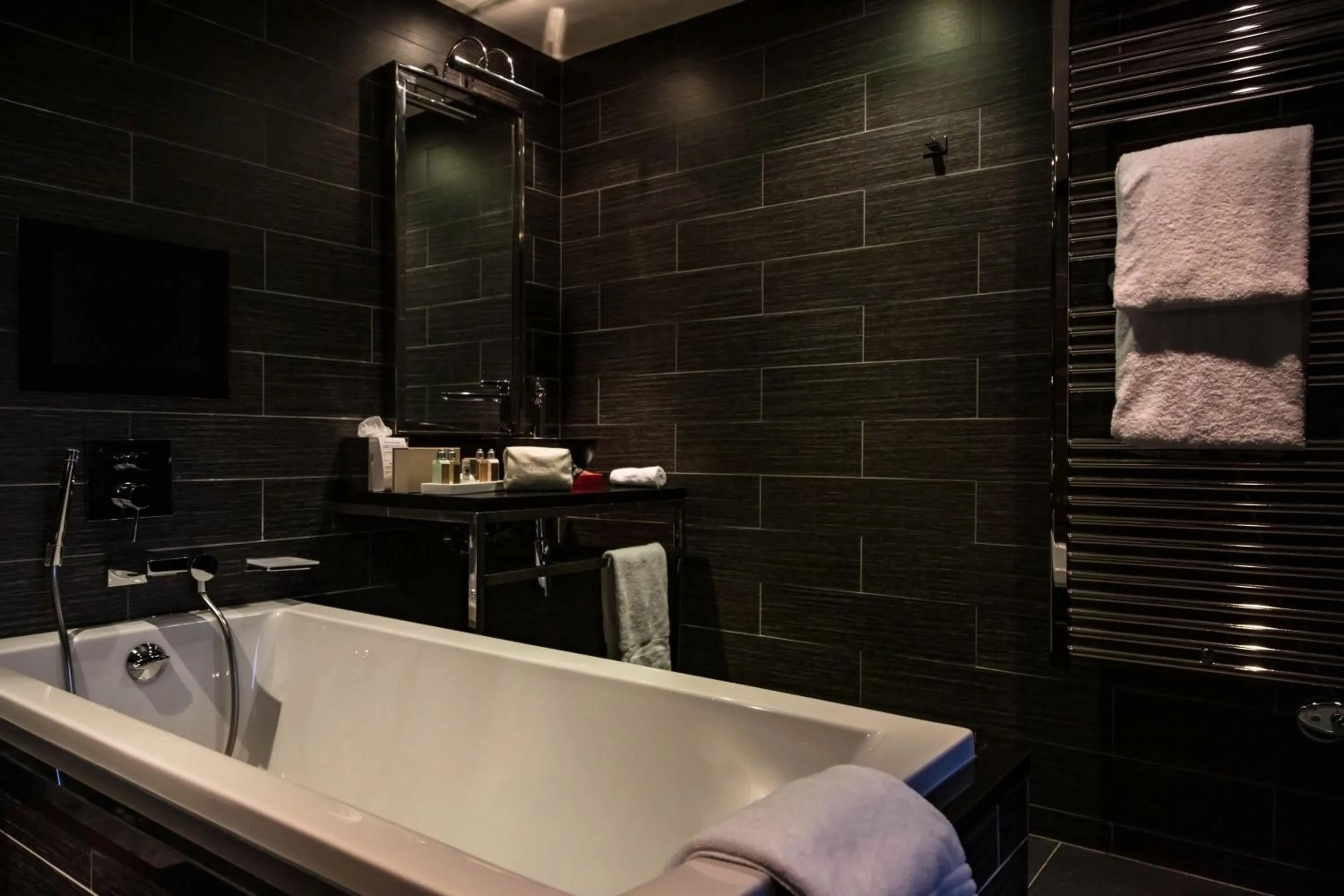 Bathroom in Avenue Lodge Hotel & Spa