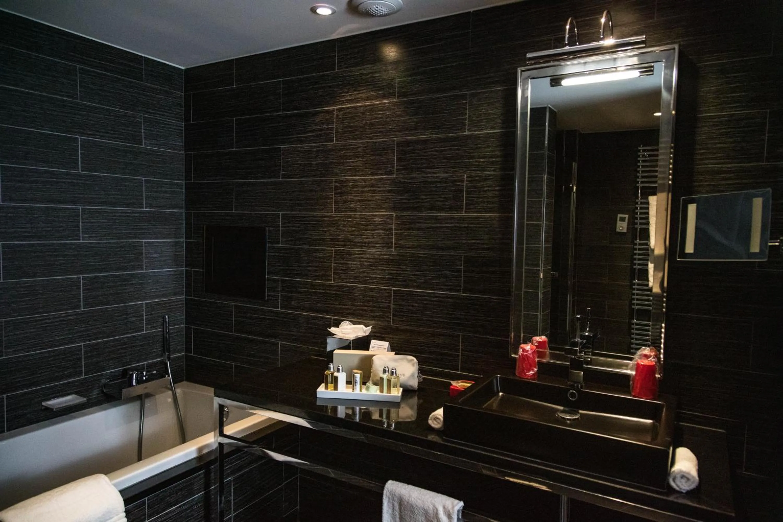 Bathroom in Avenue Lodge Hotel & Spa