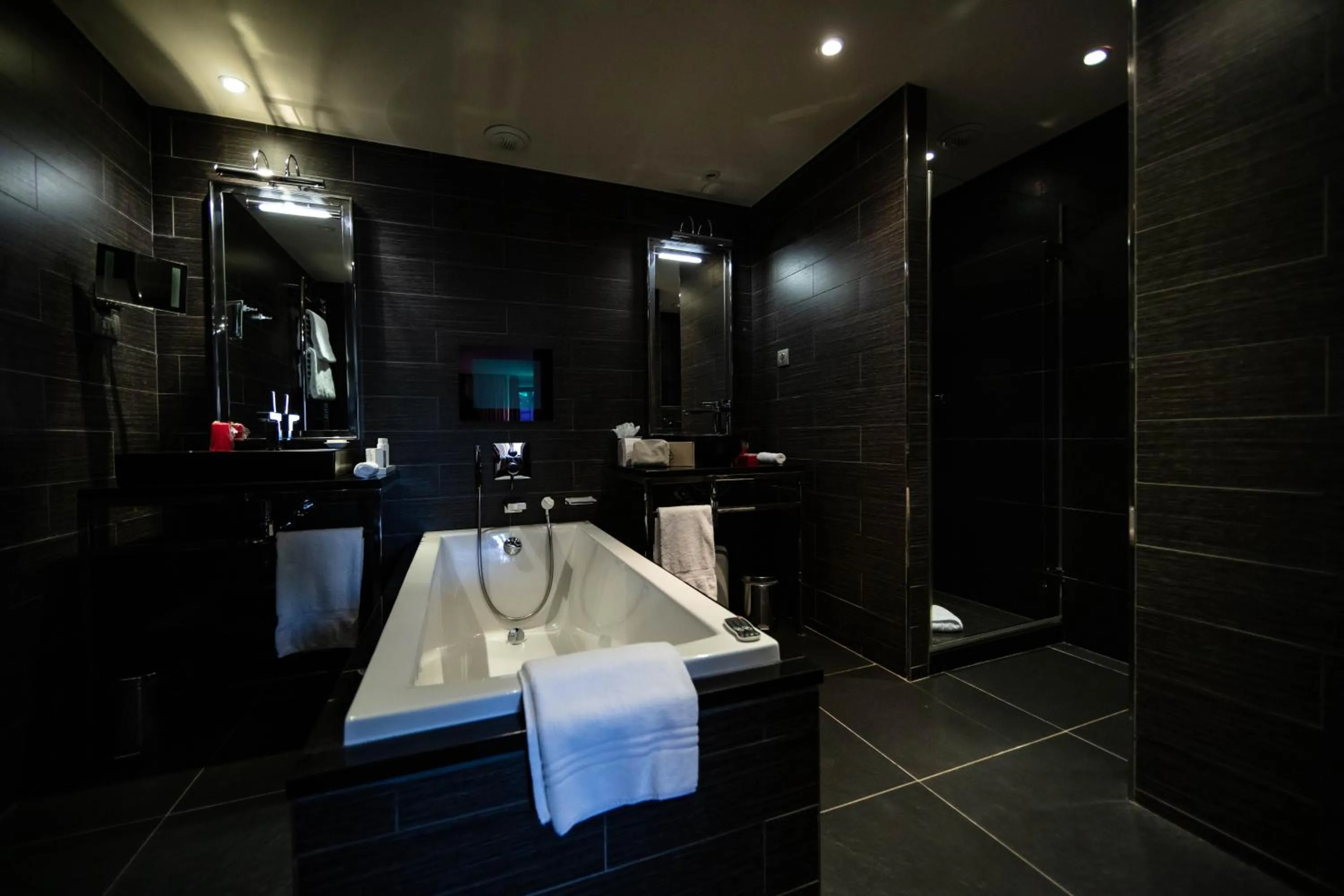Bathroom in Avenue Lodge Hotel & Spa