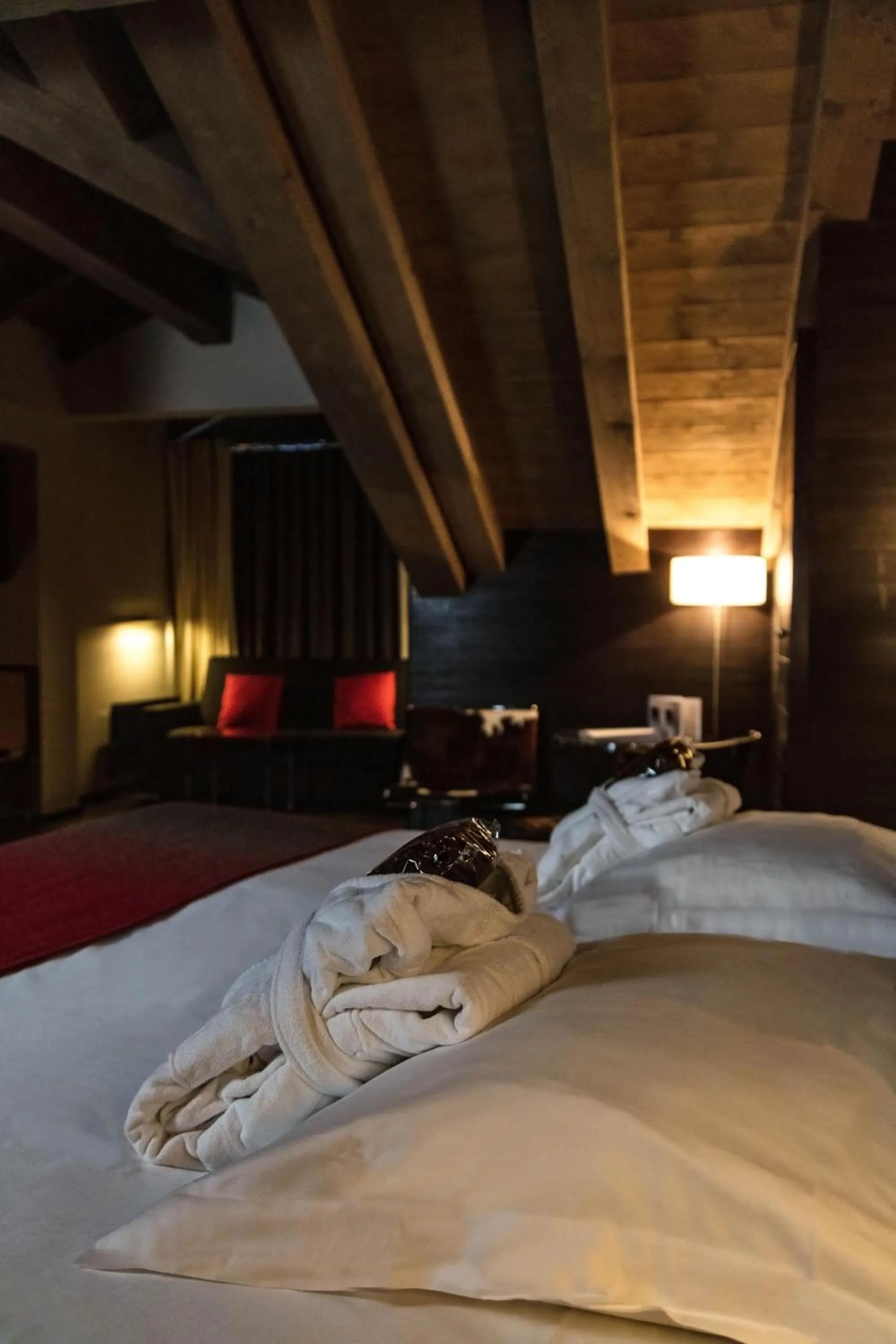 Decorative detail, Bed in Avenue Lodge Hotel & Spa