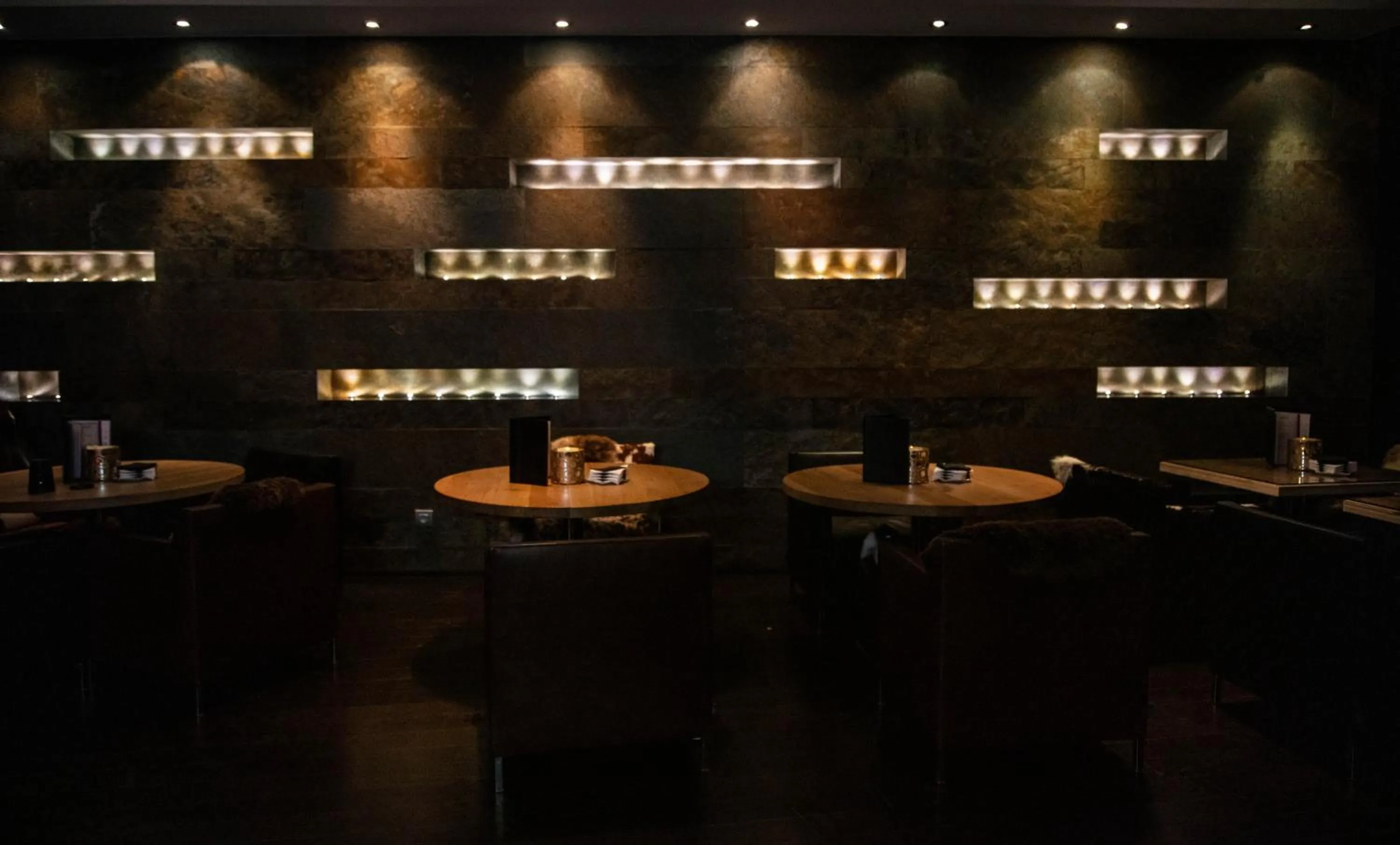 Restaurant/places to eat in Avenue Lodge Hotel & Spa