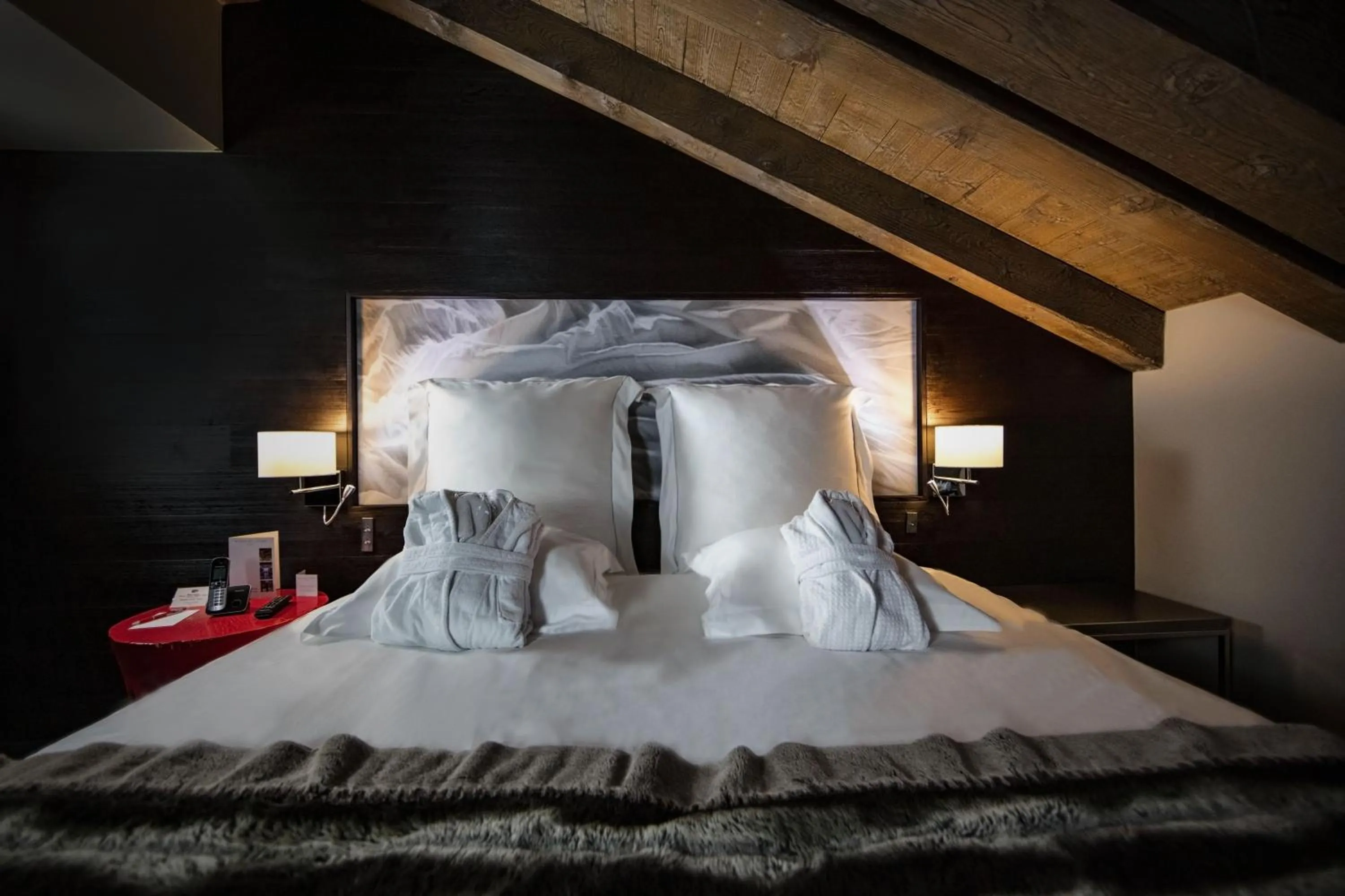 Bathroom, Bed in Avenue Lodge Hotel & Spa