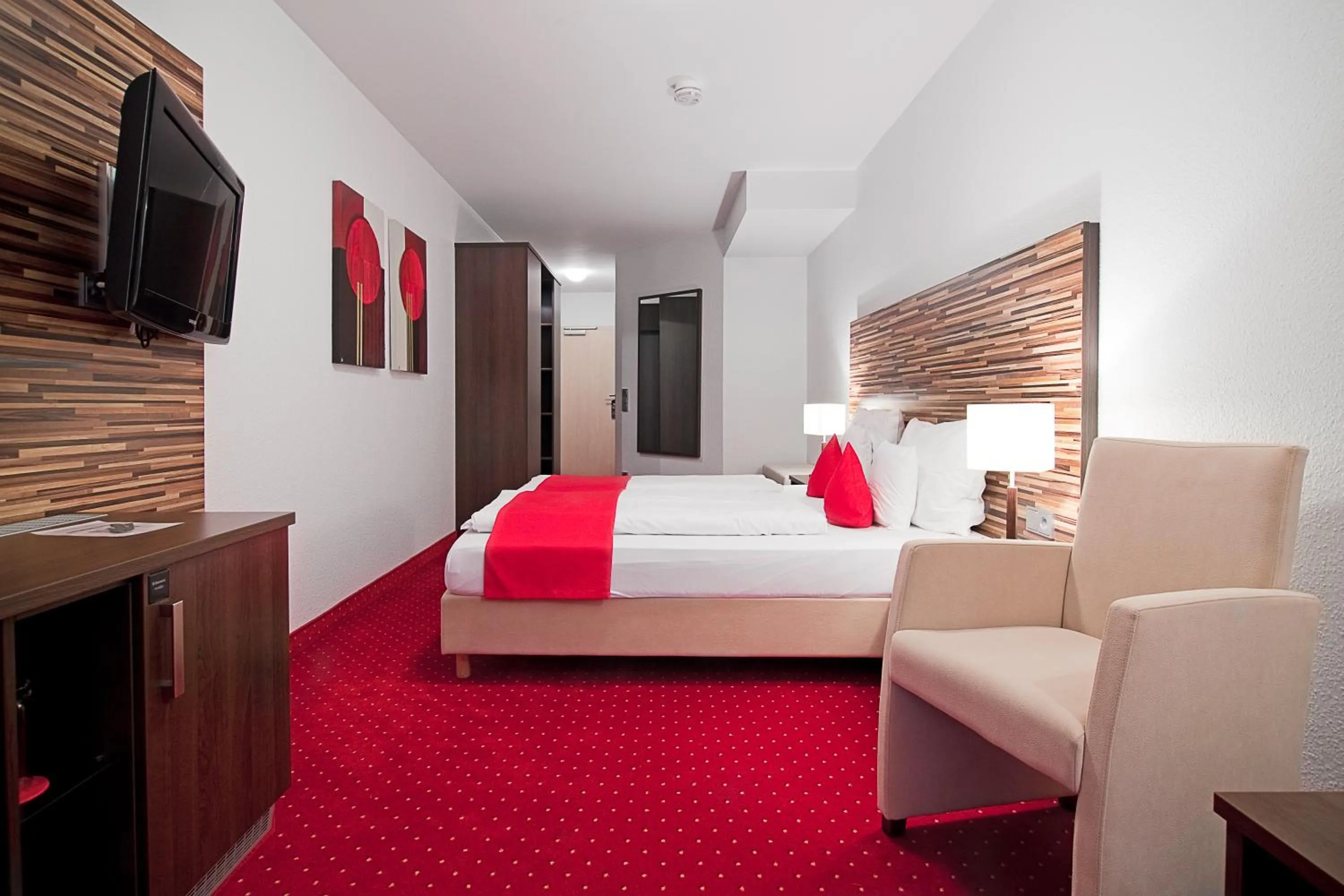 Photo of the whole room, Bed in HIB Hotel in Baesweiler