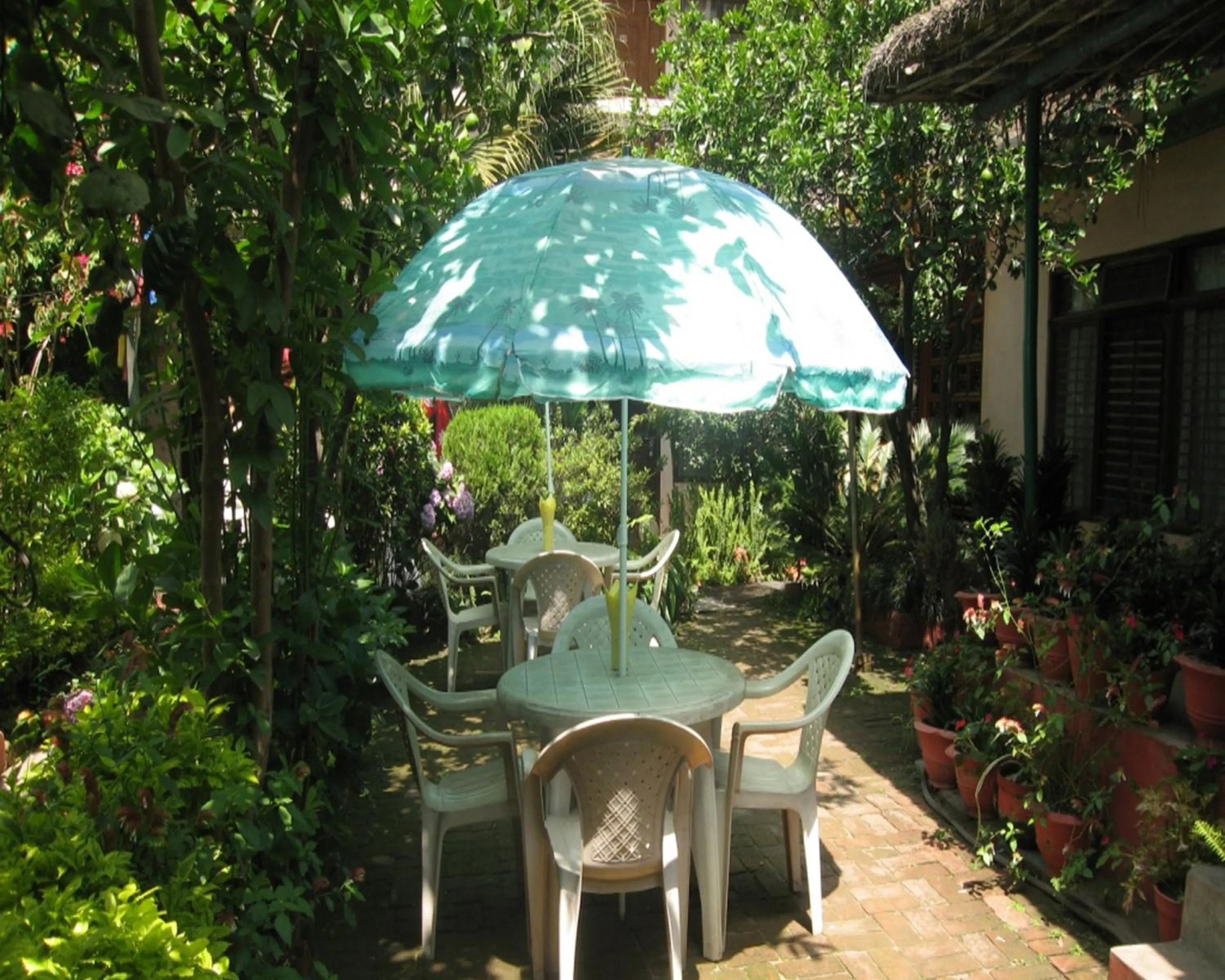 Restaurant/places to eat in Hotel Metropolitan Kantipur