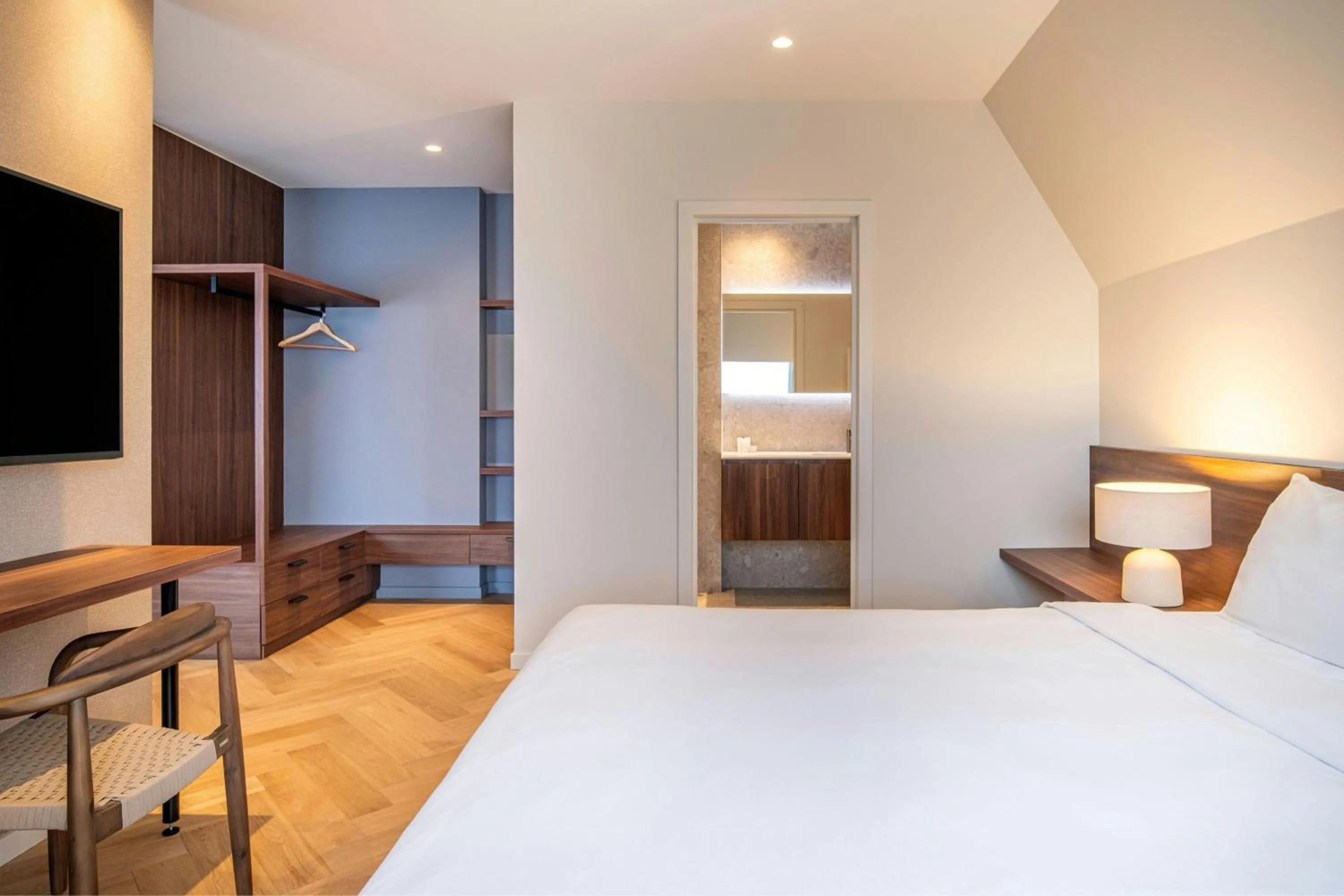 Photo of the whole room, Bed in Marriott Executive Apartments Brussels