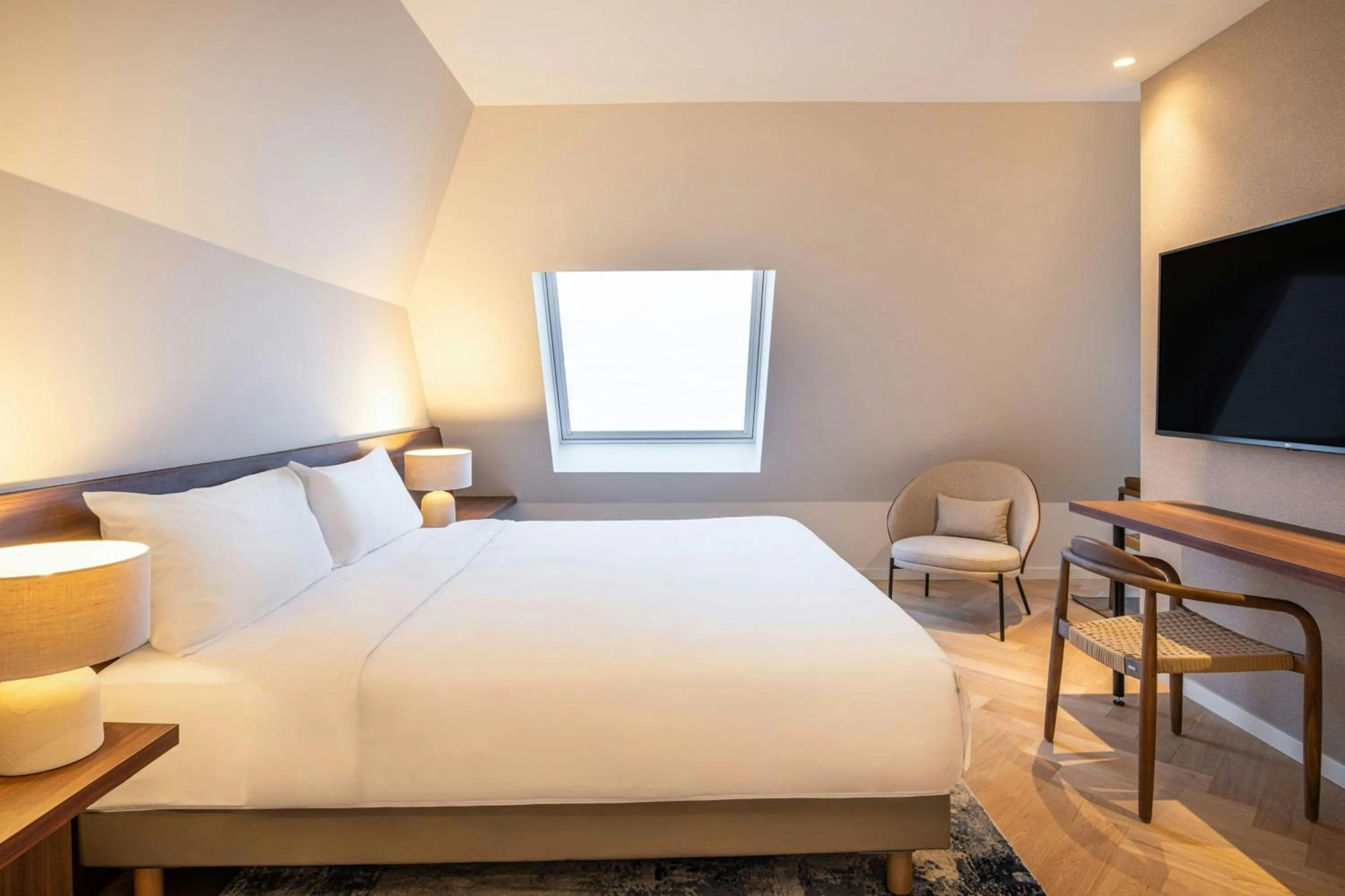 Photo of the whole room, Bed in Marriott Executive Apartments Brussels