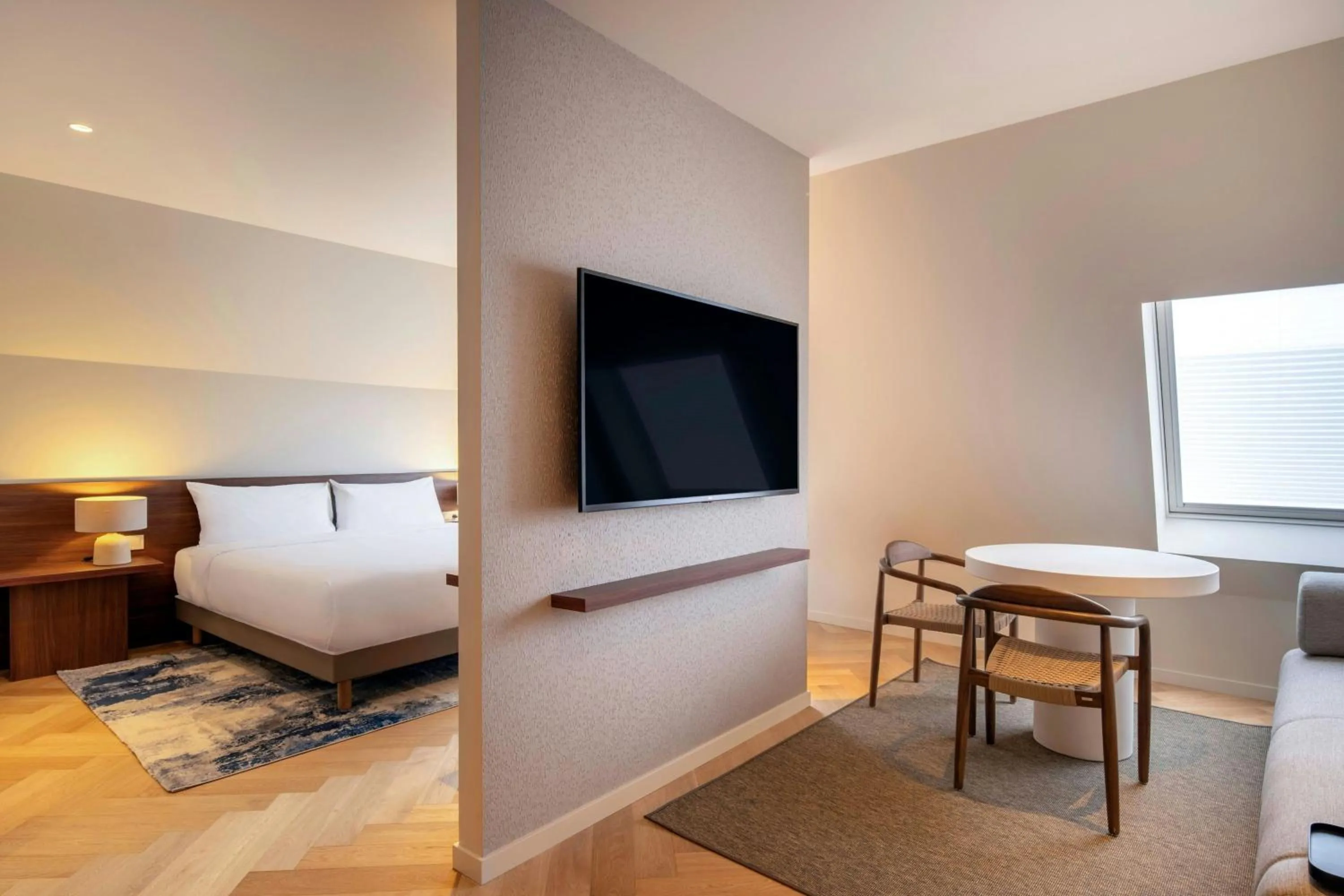 Living room, Bed in Marriott Executive Apartments Brussels