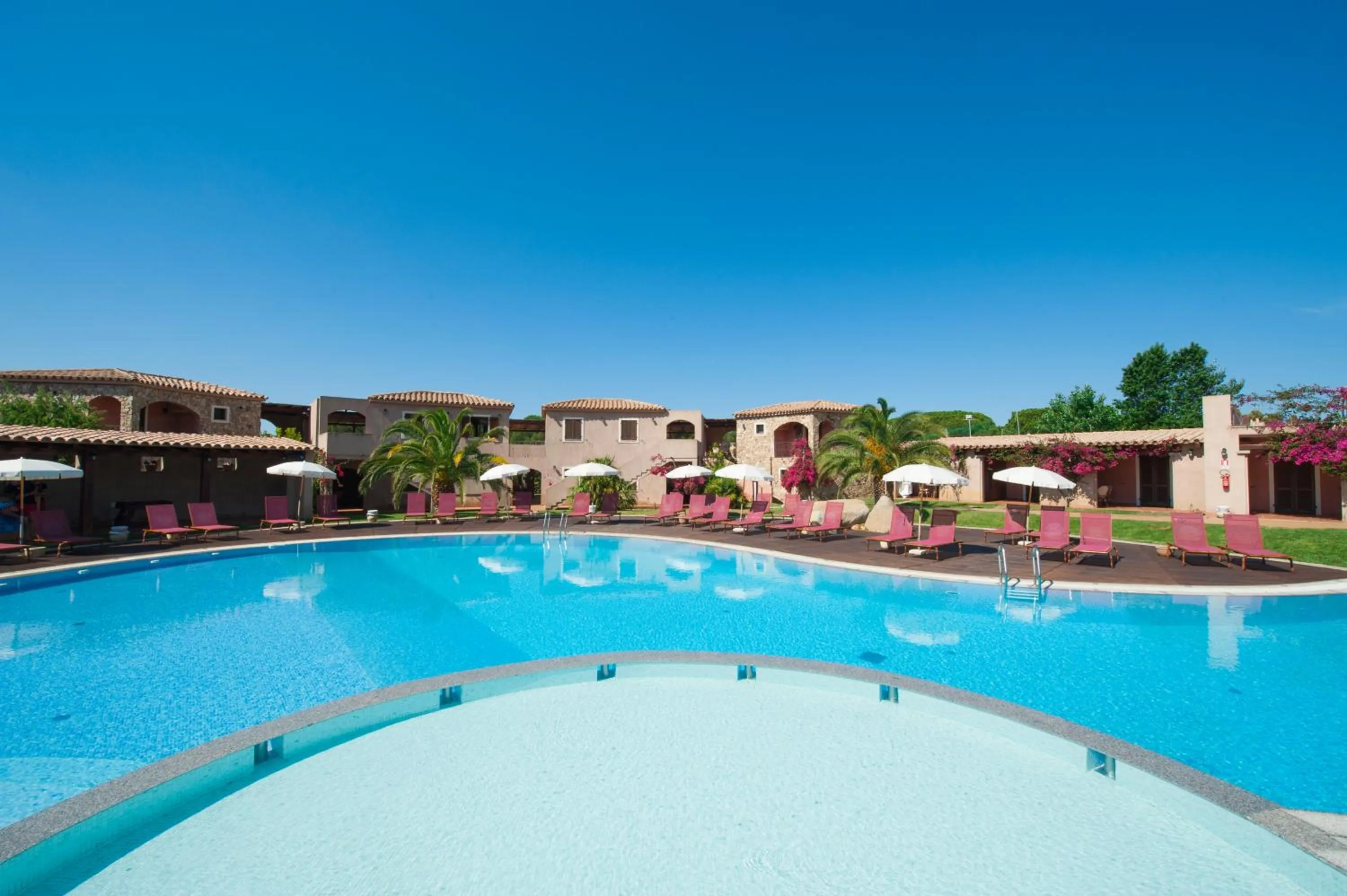 Swimming pool in Residence S'incantu