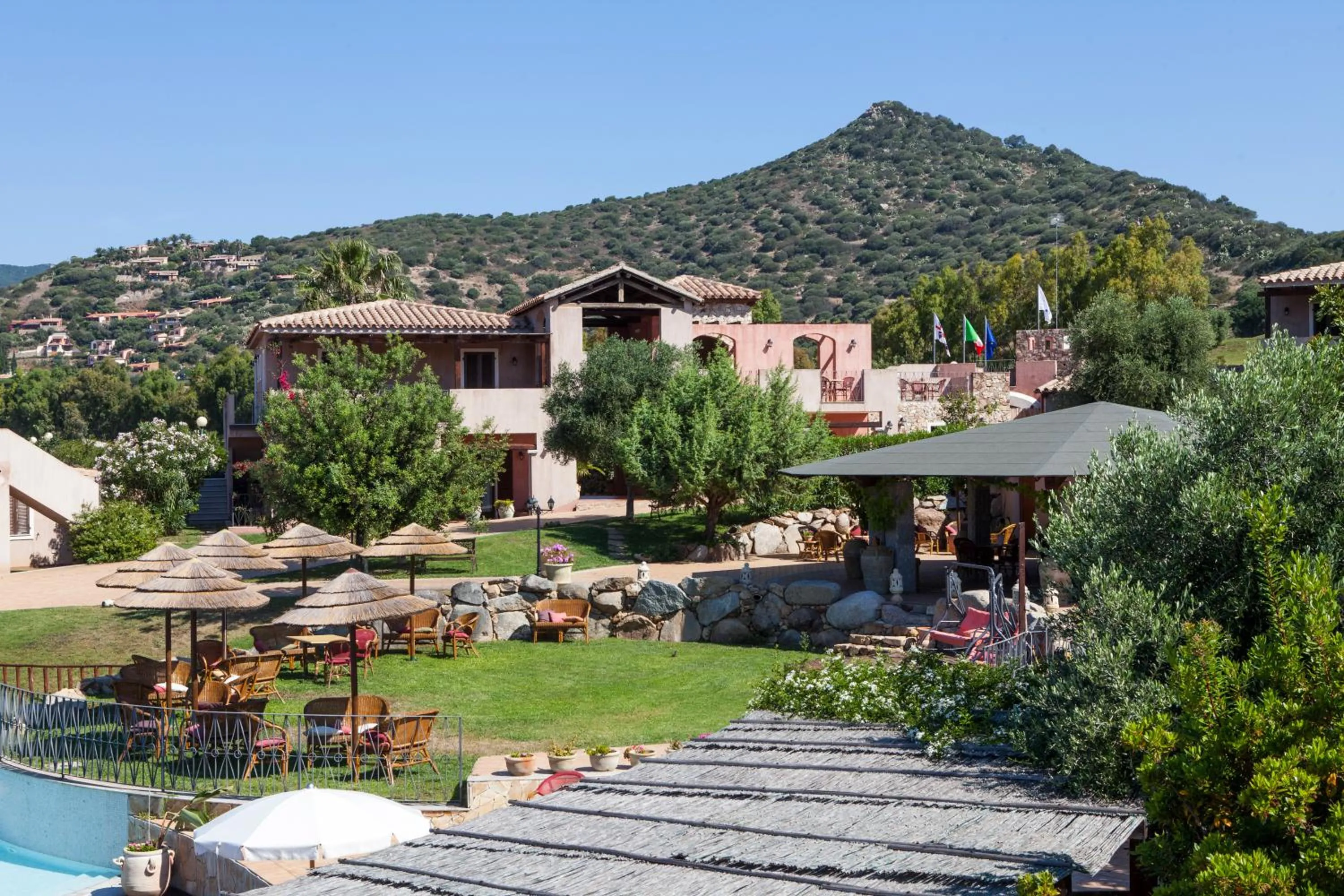 Facade/entrance in Residence S'incantu